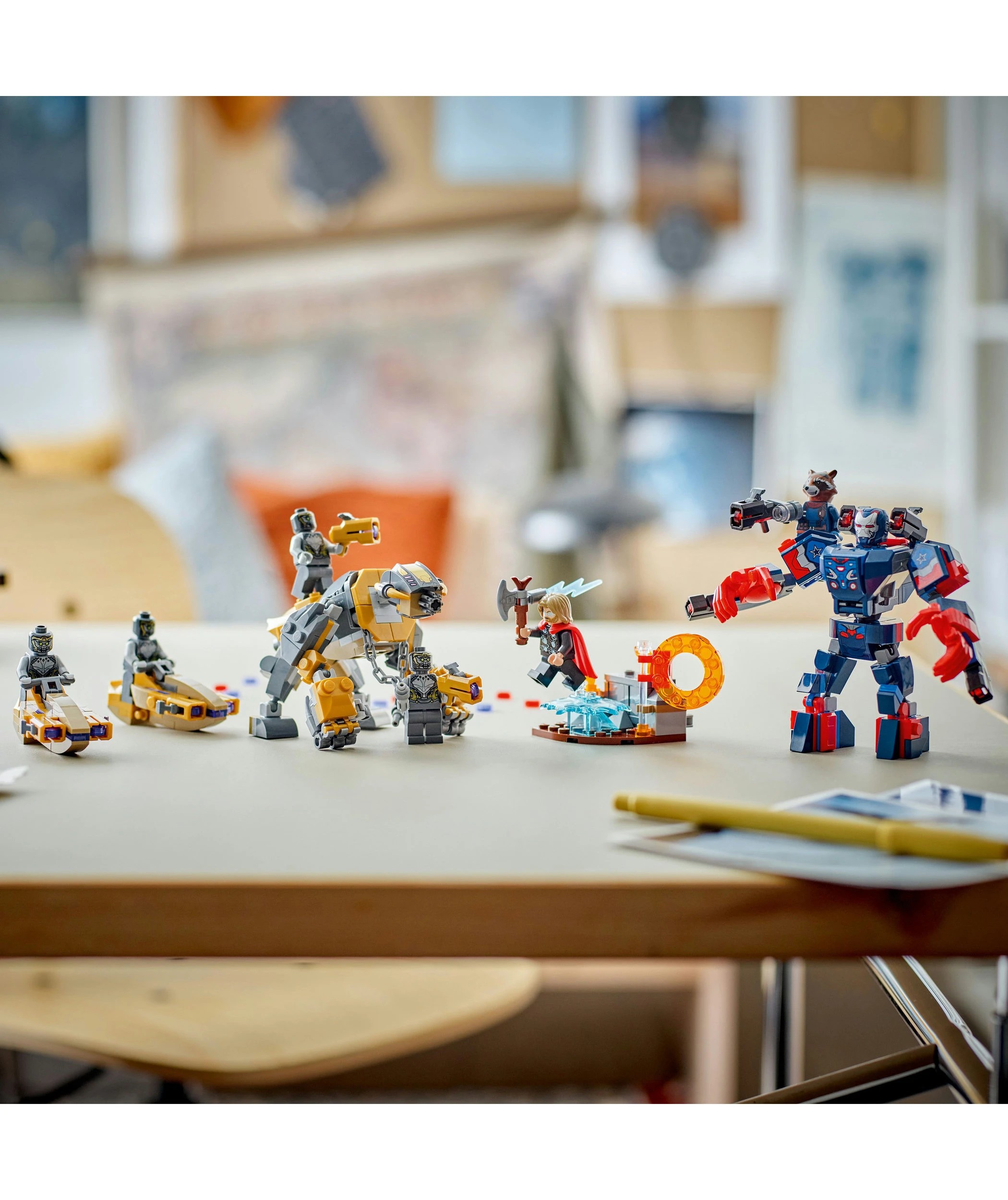 9 LEGO Marvel Super Heroes Avengers: Endgame Thor vs. Chitauri 76322, 9 of 10