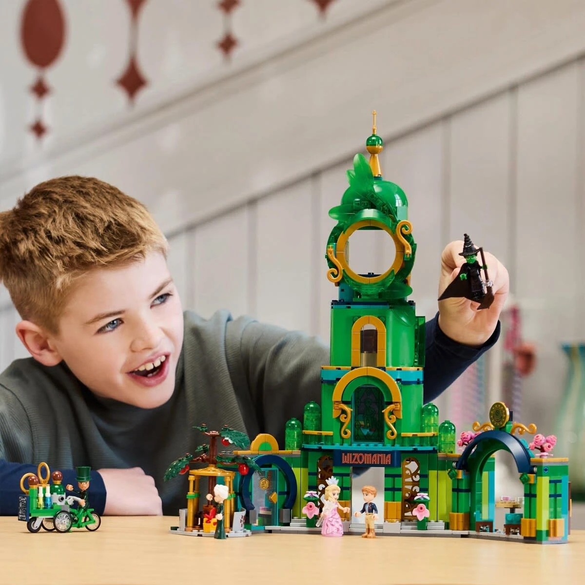 9 LEGO Wicked Welcome to Emerald City 75684, 9 of 11