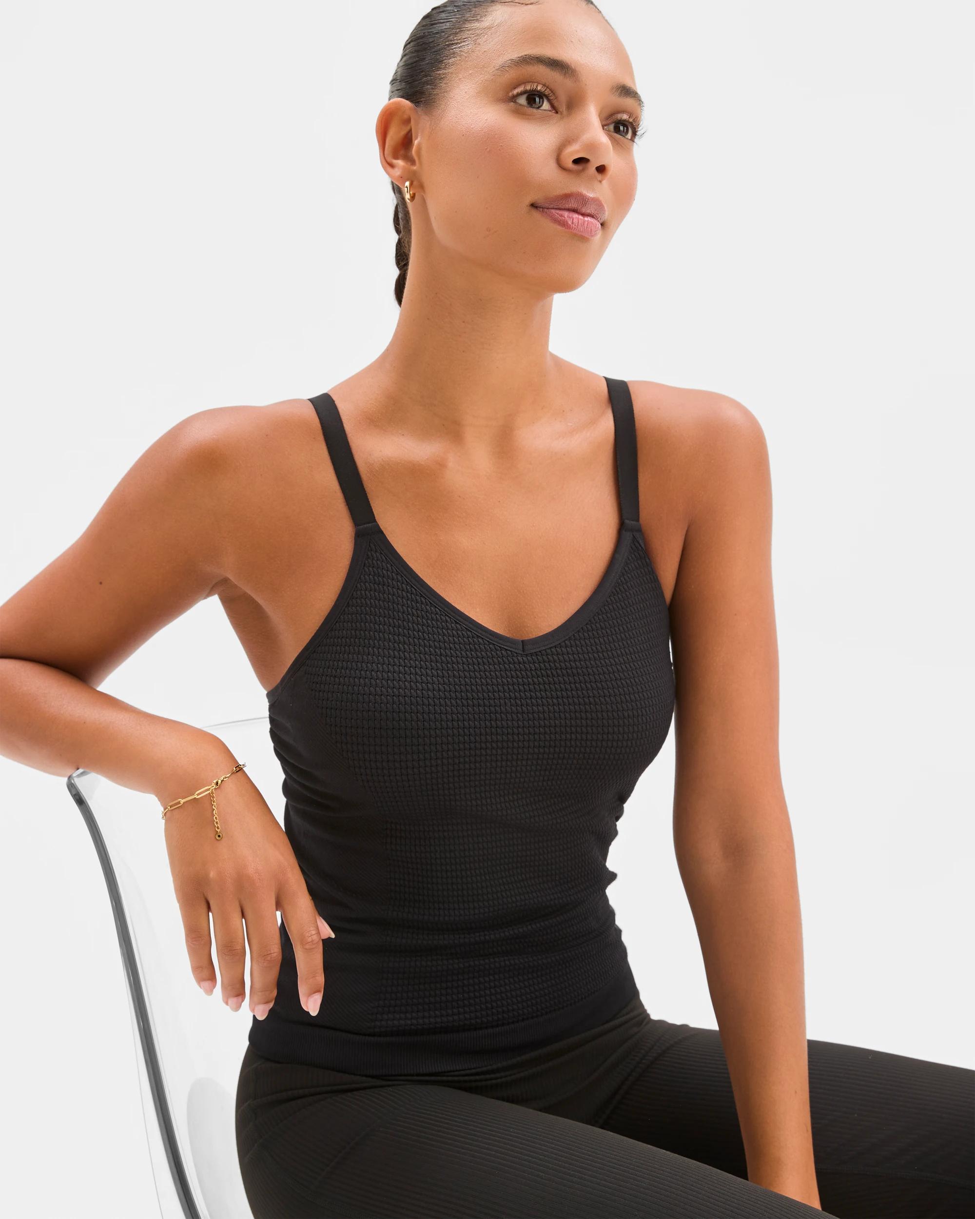 1 Target Active Active Seamfree V-Neck Knit Tank Top BLACK, 1 of 7