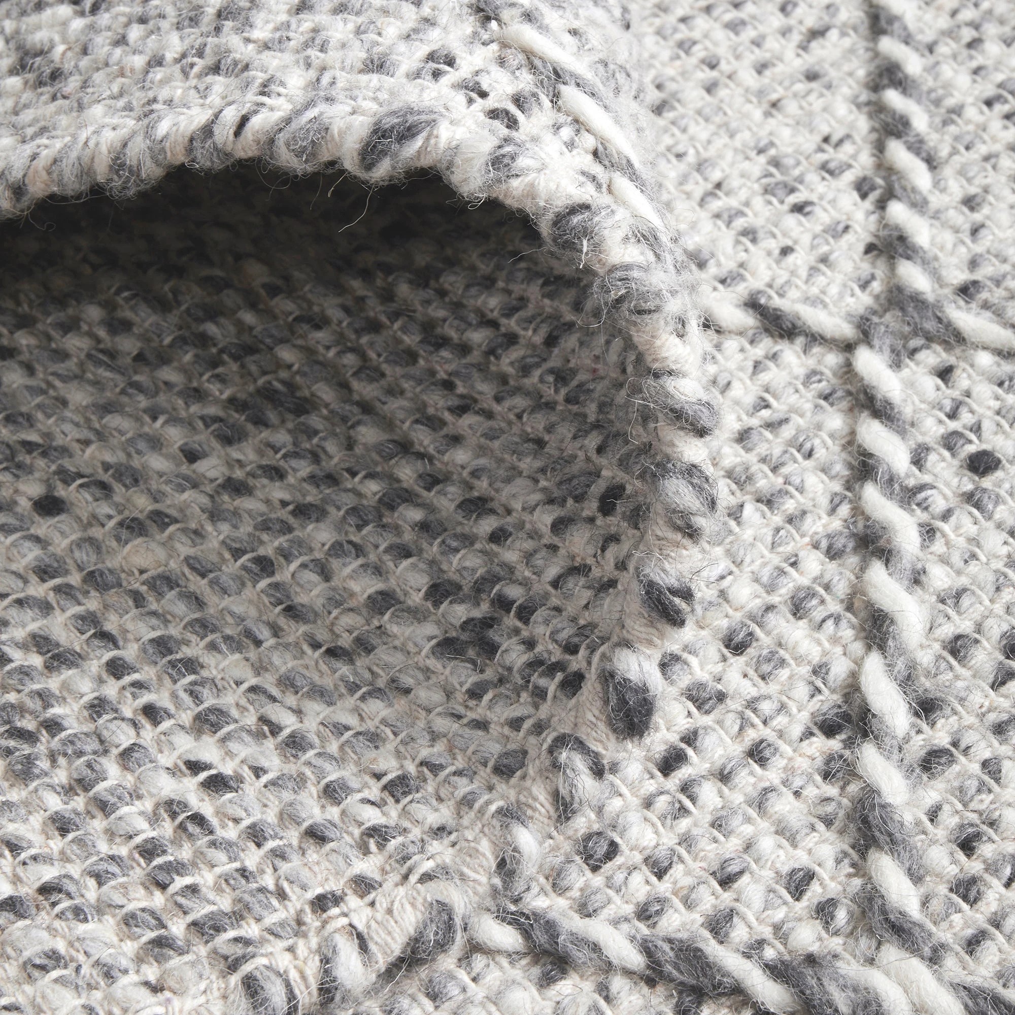 9 Common Ground Rugs Chateau Noah 320x230cm - Extra Large Hand Loomed Rug - White, 9 of 10