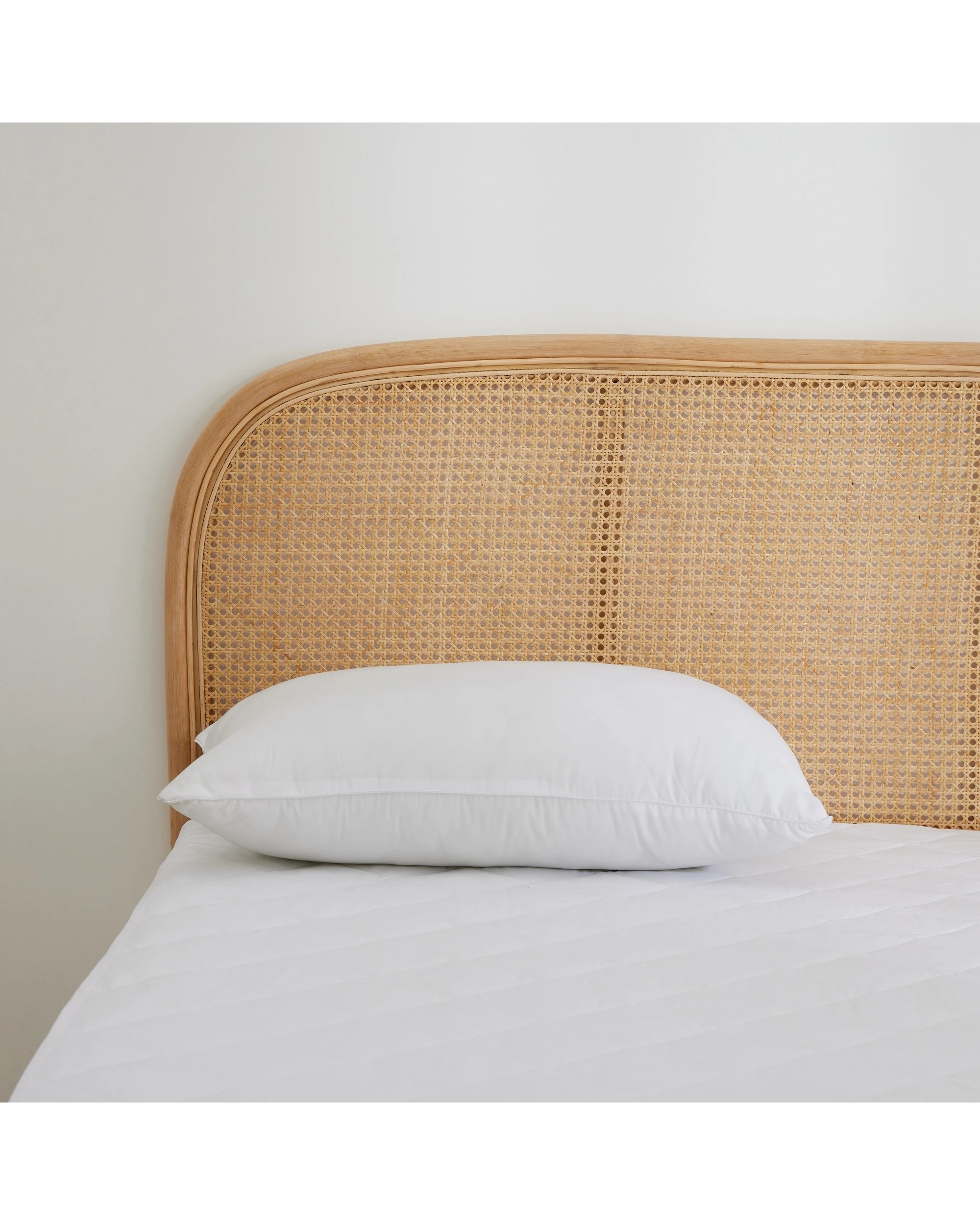2 Dreamaker Down Alternative Microfibre Standard Pillow 48x73 cm - White, 2 of 6