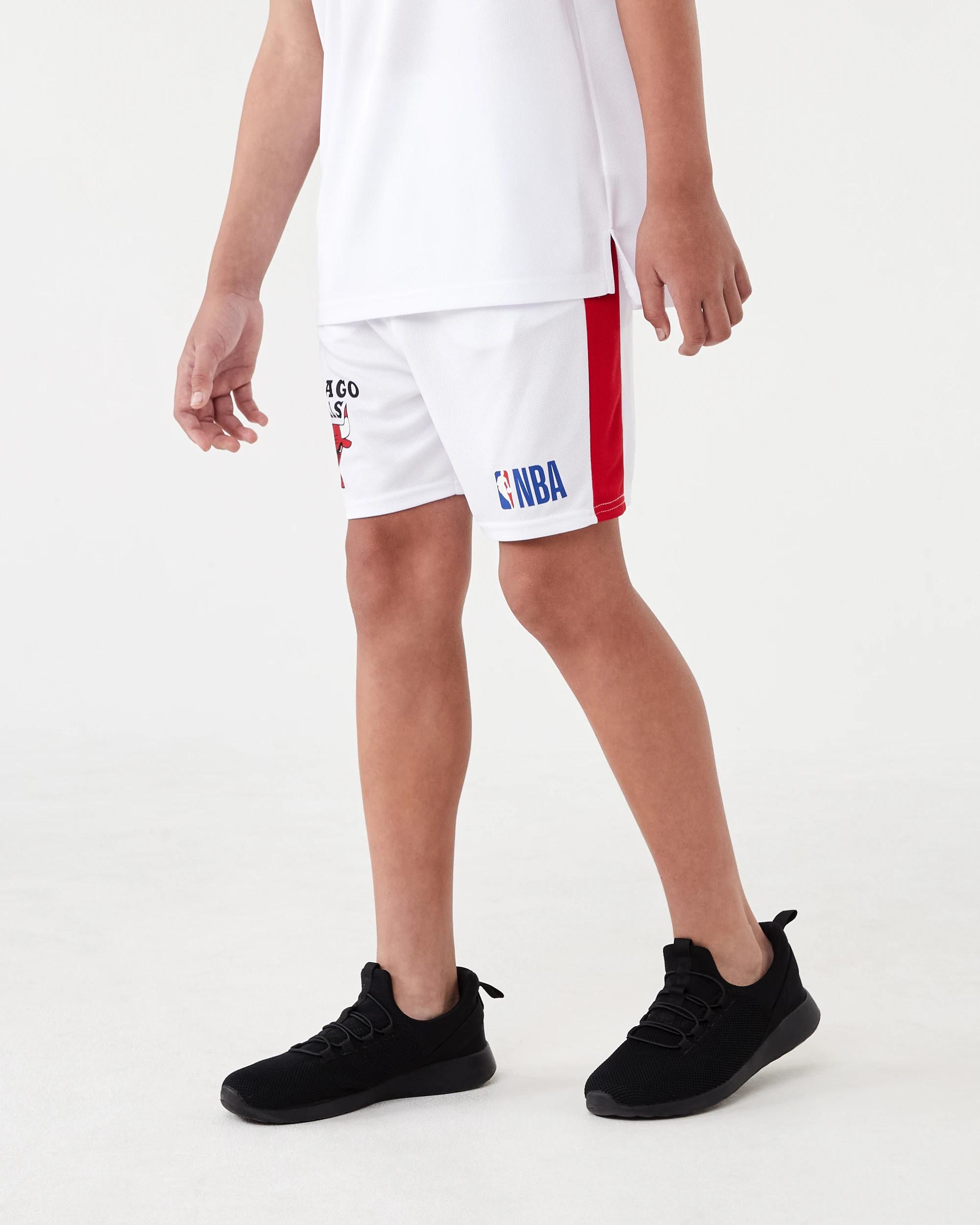 2 Official NBA Kids Mesh Shorts WHITE BULLS, 2 of 8