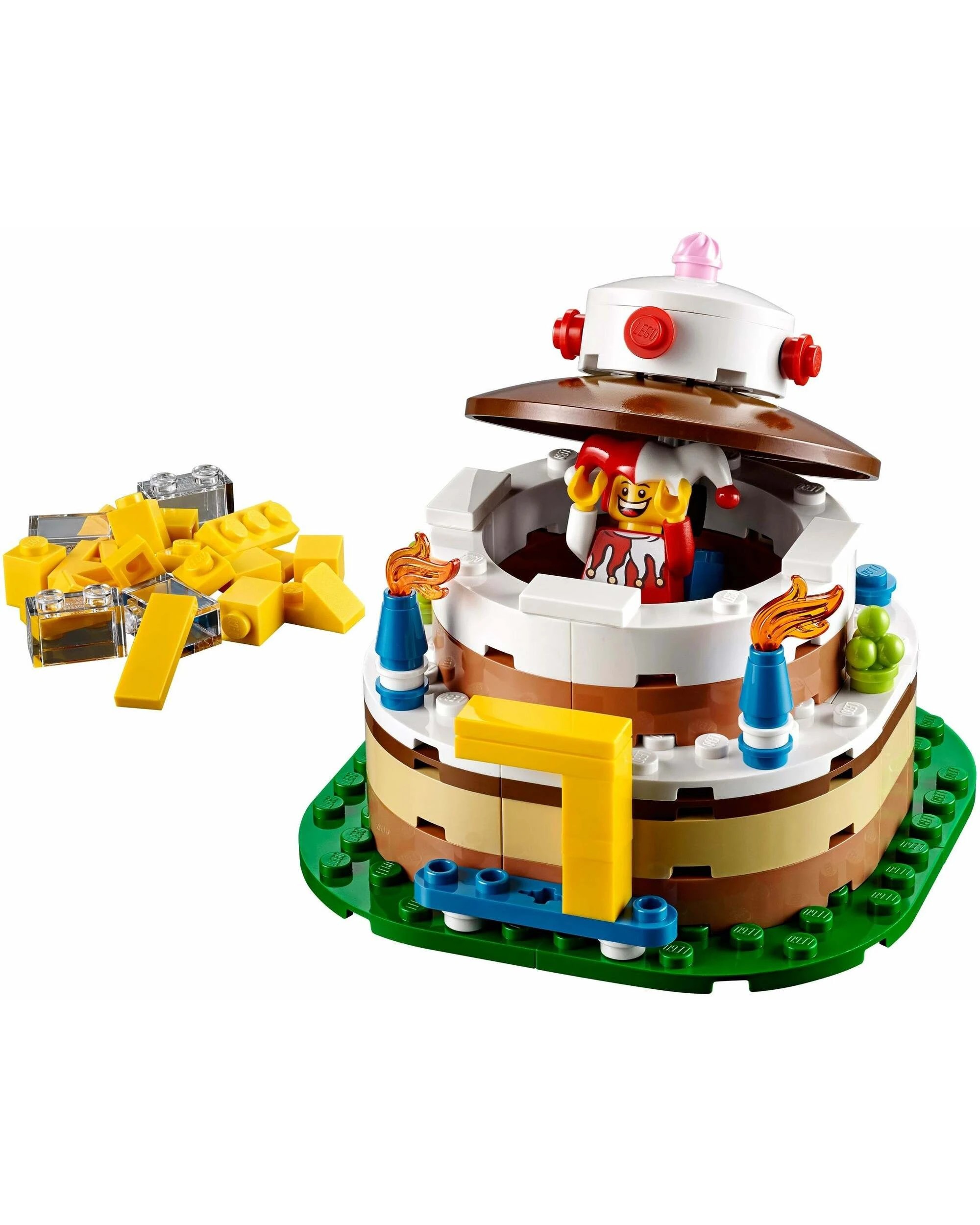 3 LEGO 40153 Pop-Up Birthday Table Decoration with Jester, 3 of 3