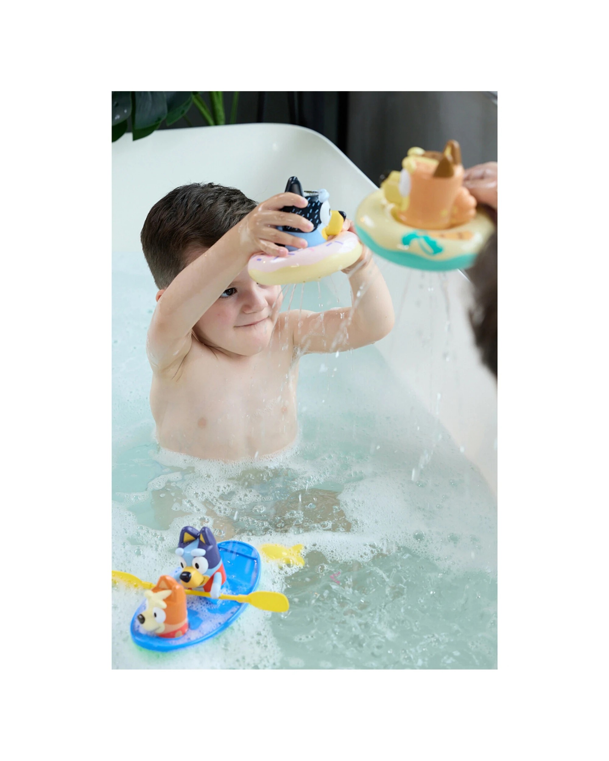4 Bluey Family Bath Set Canoe & 2 Bath Splash & Float Bath Kids Toy - Multi, 4 of 5