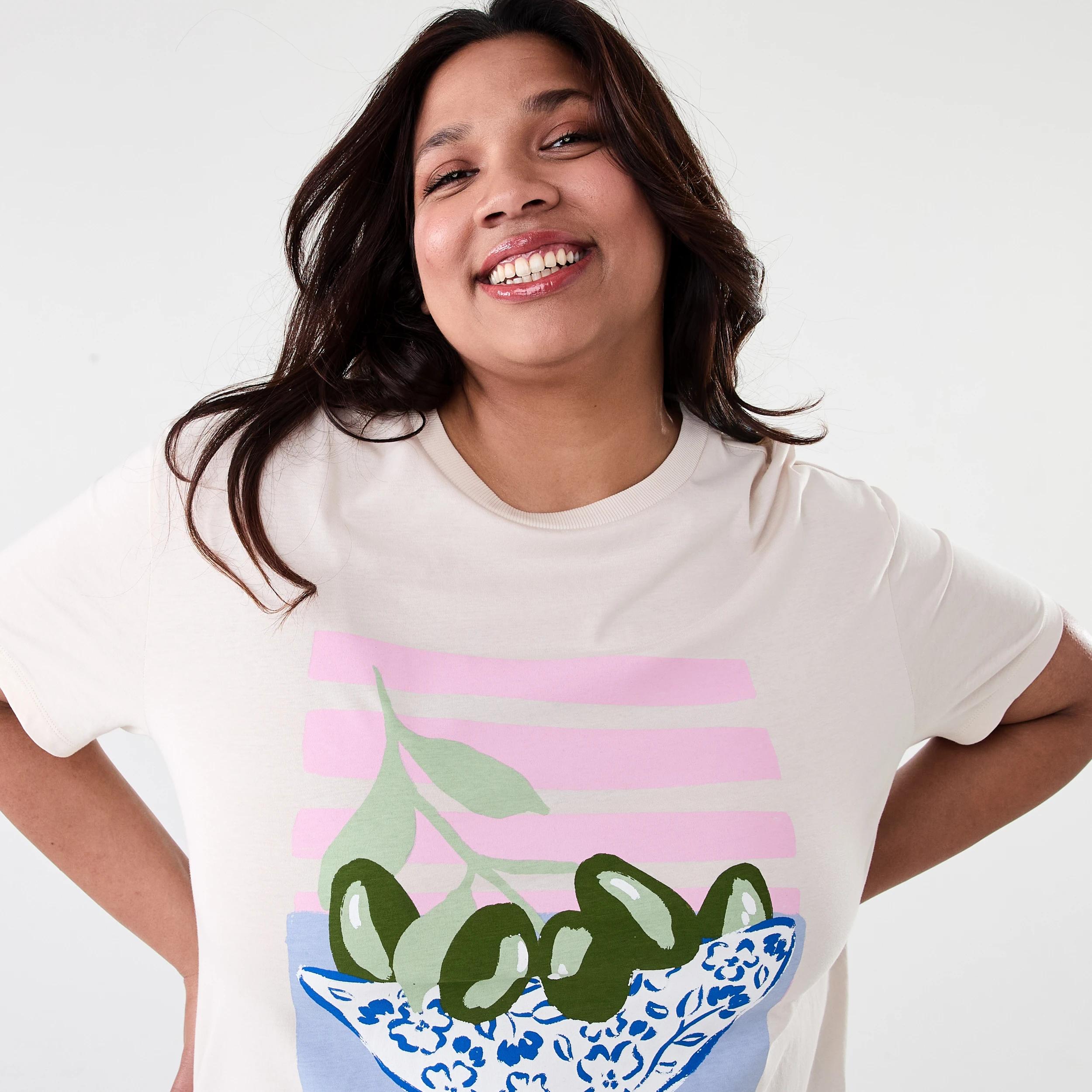 4 Curve Short Sleeve Boyfriend T-shirt Olives, 4 of 5