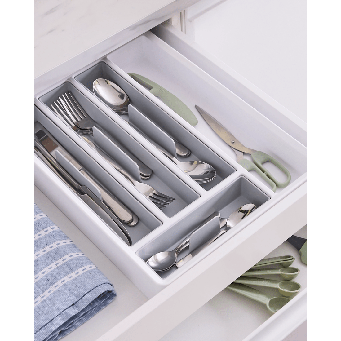8 Cutlery In Drawer Organiser, 8 of 9