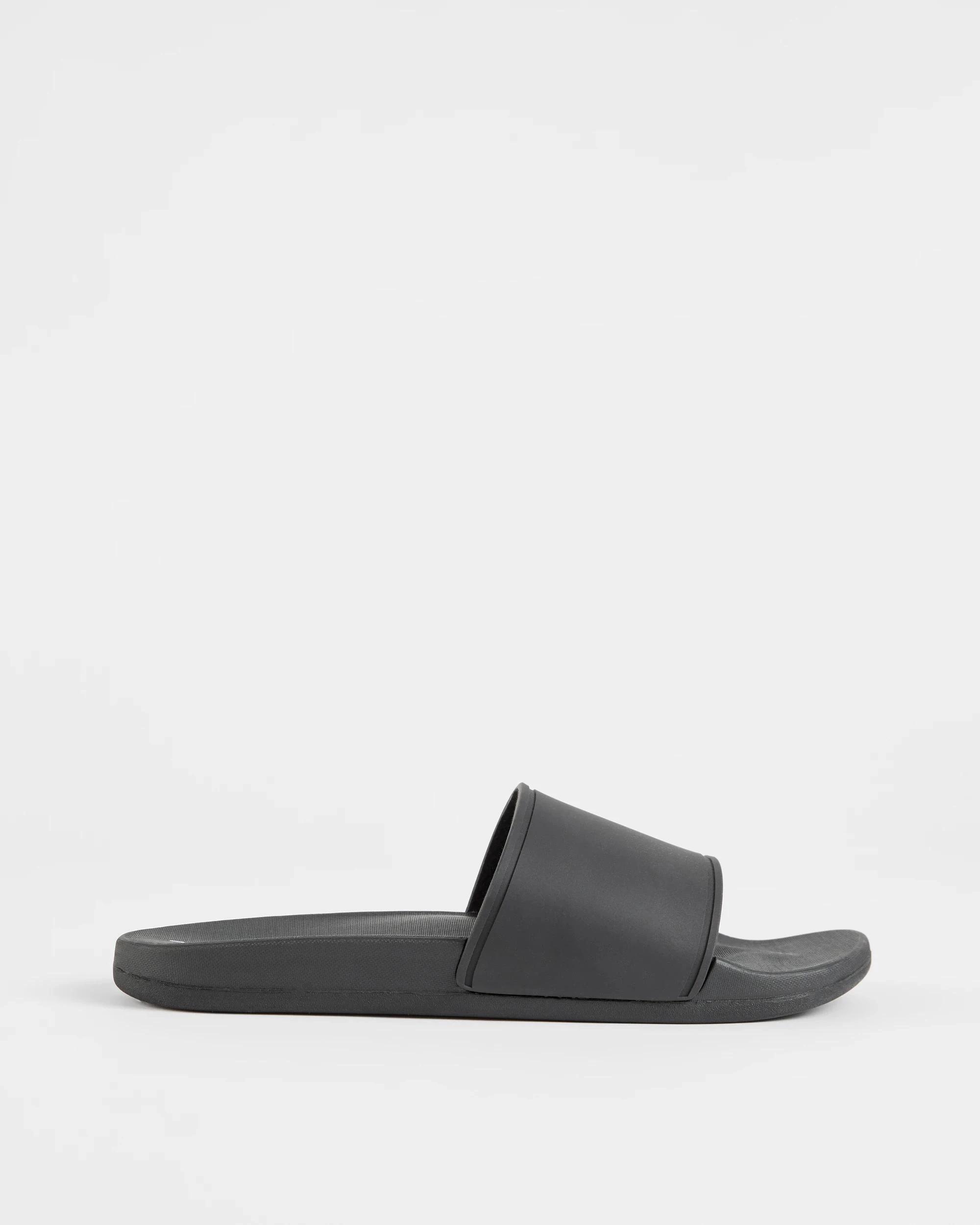 1 Target Man Mens Rubber Slide BLACK, 1 of 3