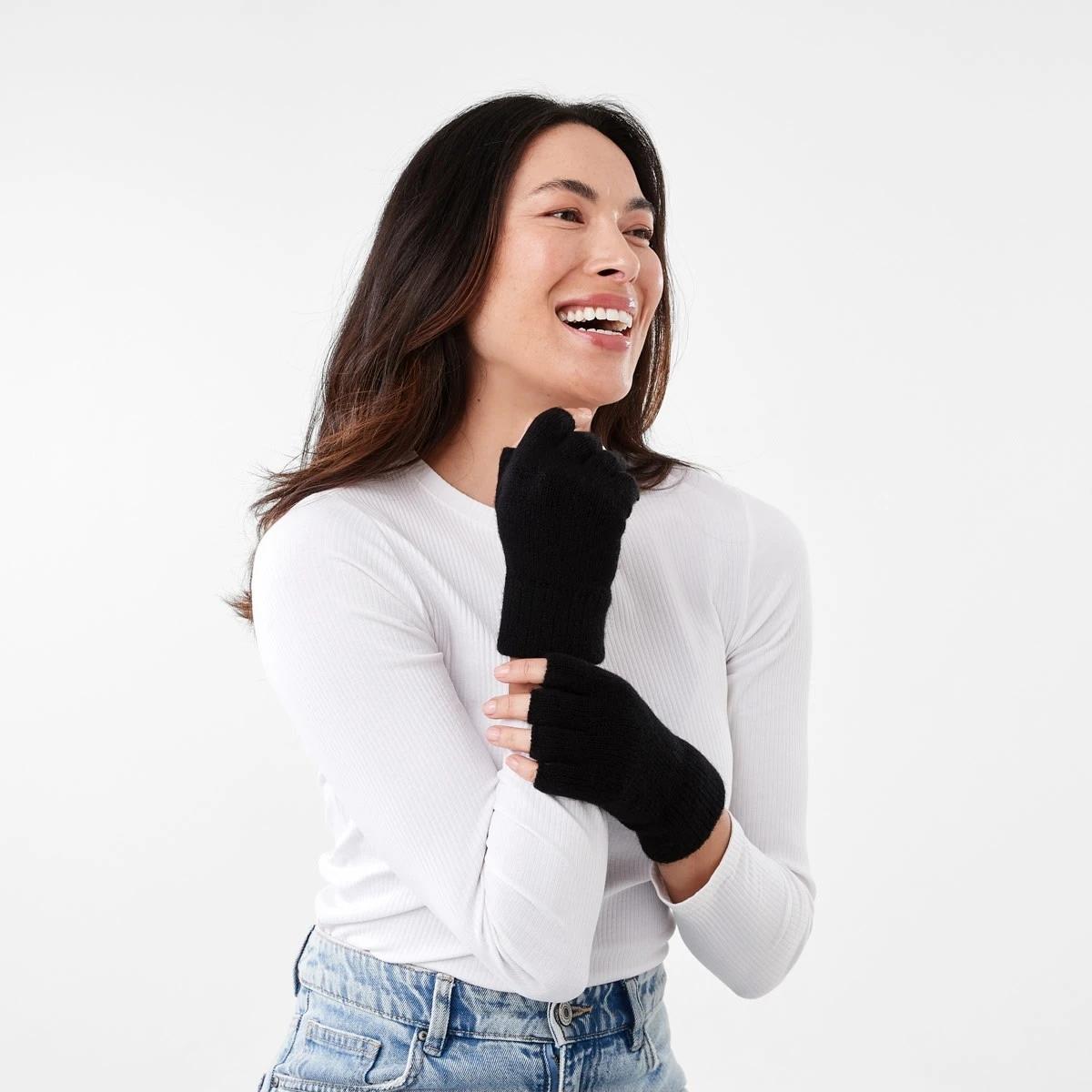 3 Fingerless Gloves Black, 3 of 3