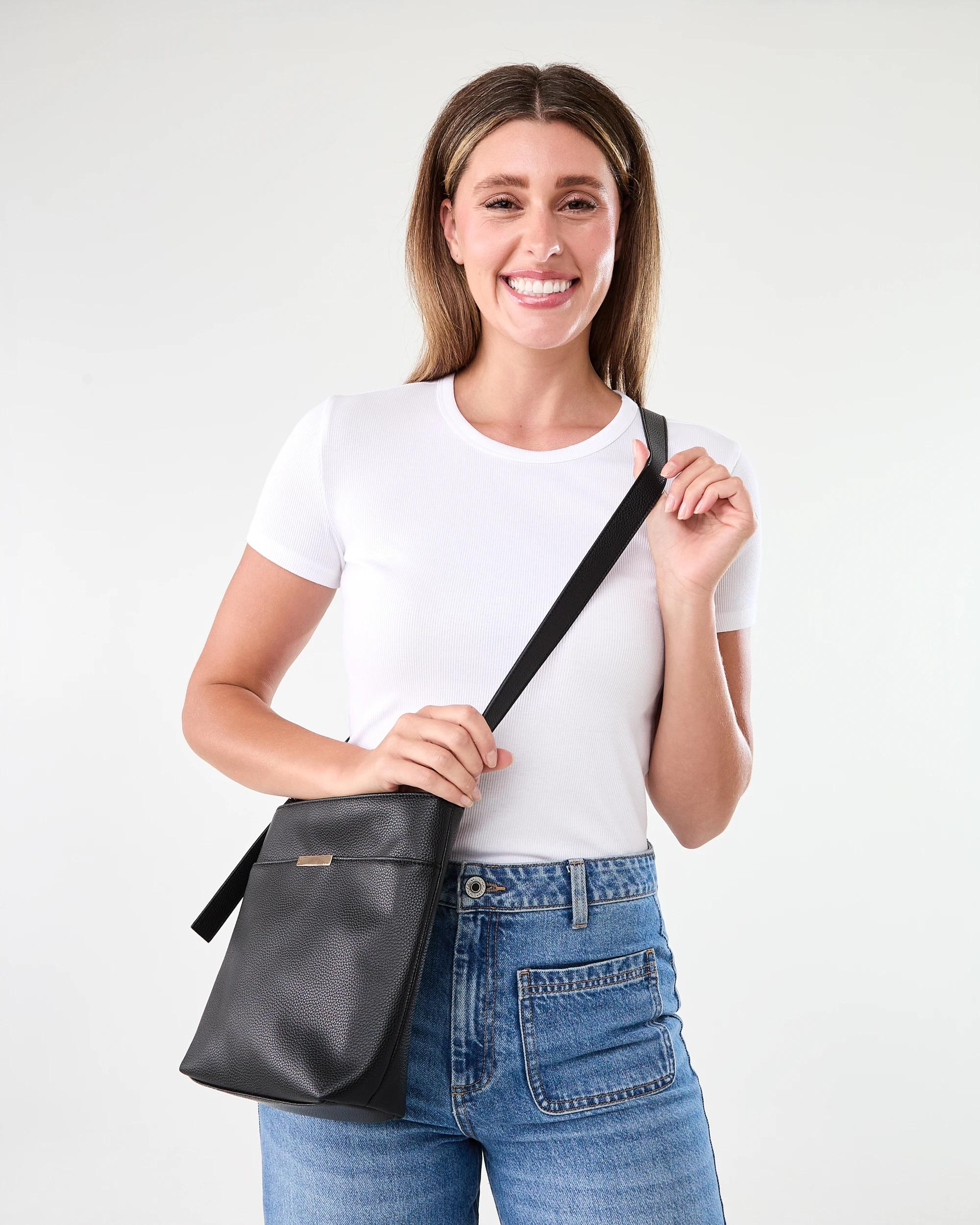 6 Messenger Crossbody Bag Black, 6 of 6