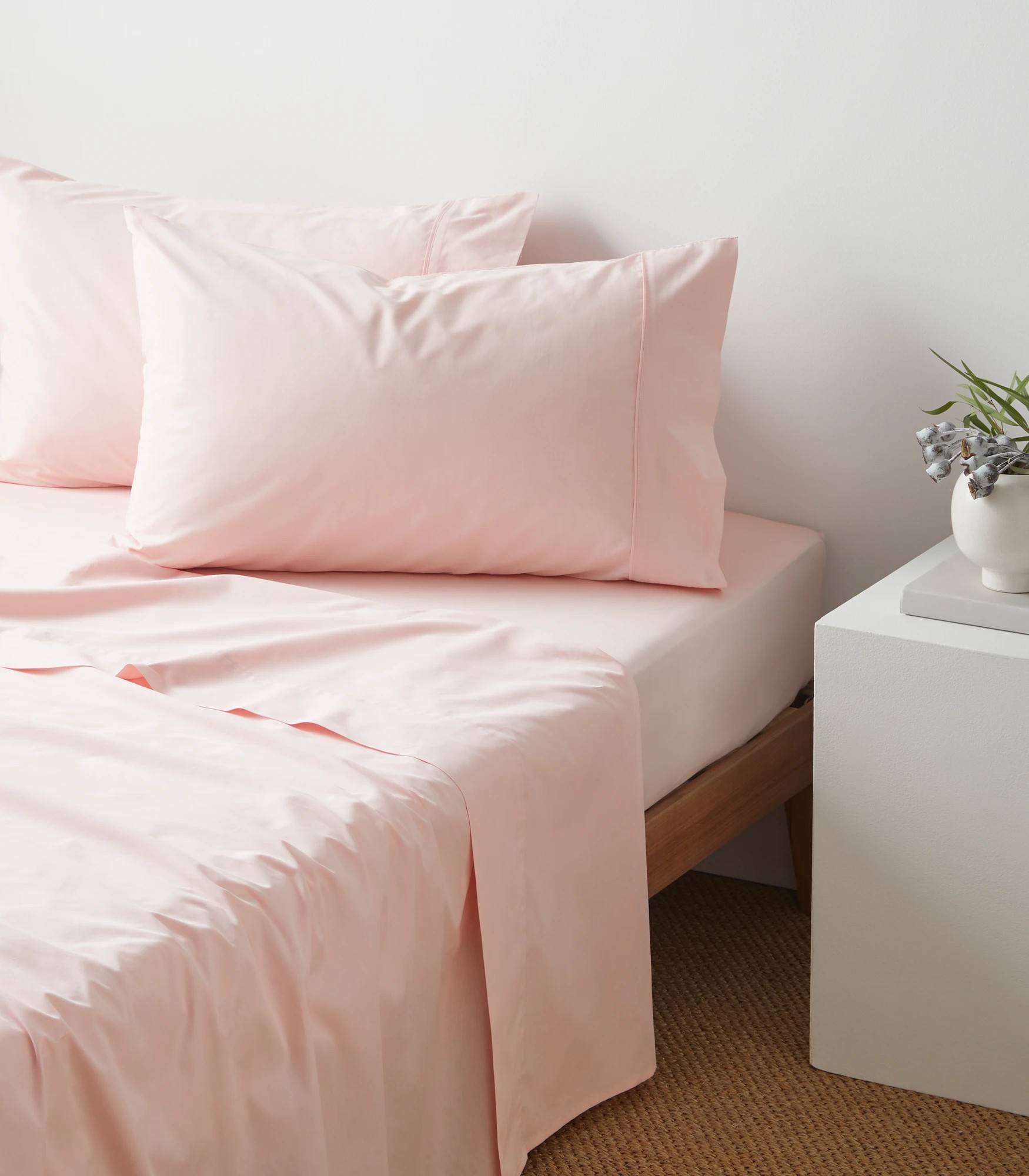 1 Target Australian Cotton 250 Thread Count Fitted Sheet - Single Bed - Pink, 1 of 2