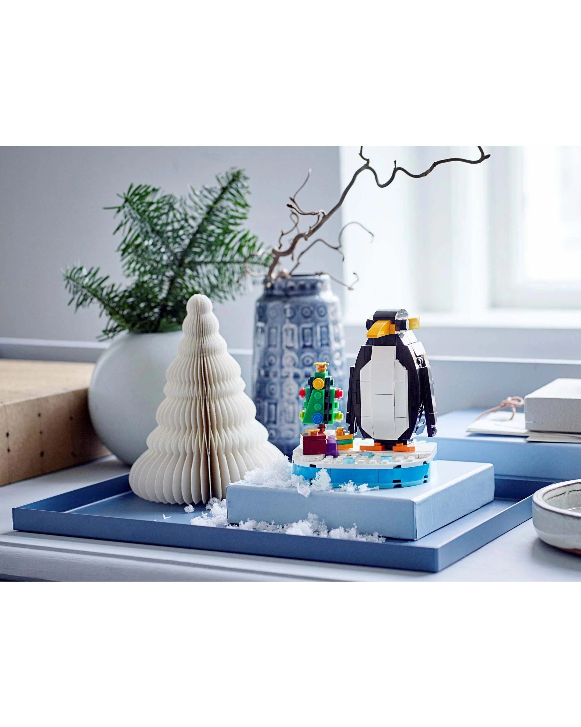 3 LEGO 40498 Christmas Penguin, 3 of 4