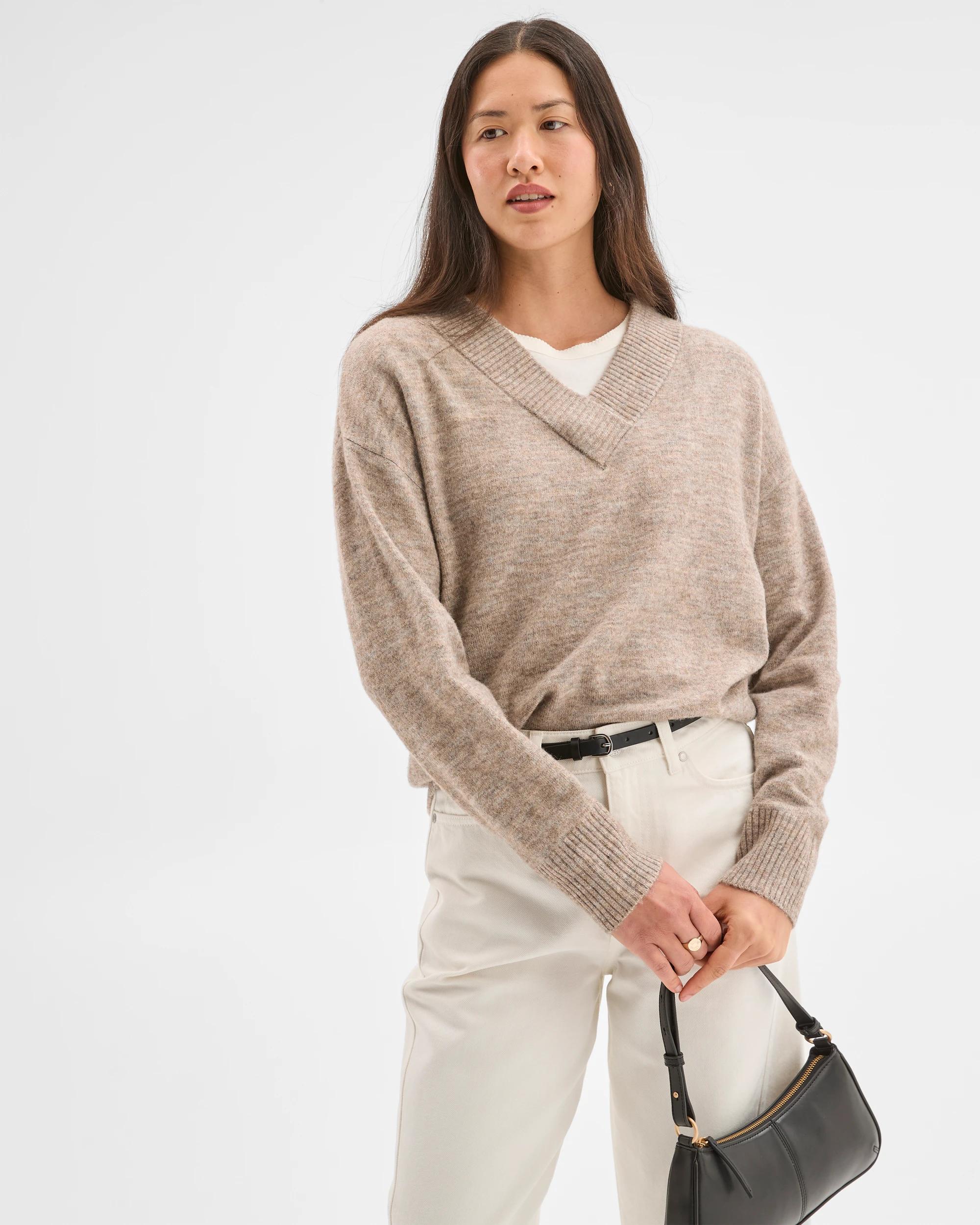 1 Target Woman Lightweight Lofty V-Neck Jumper TAUPE MARLE, 1 of 7
