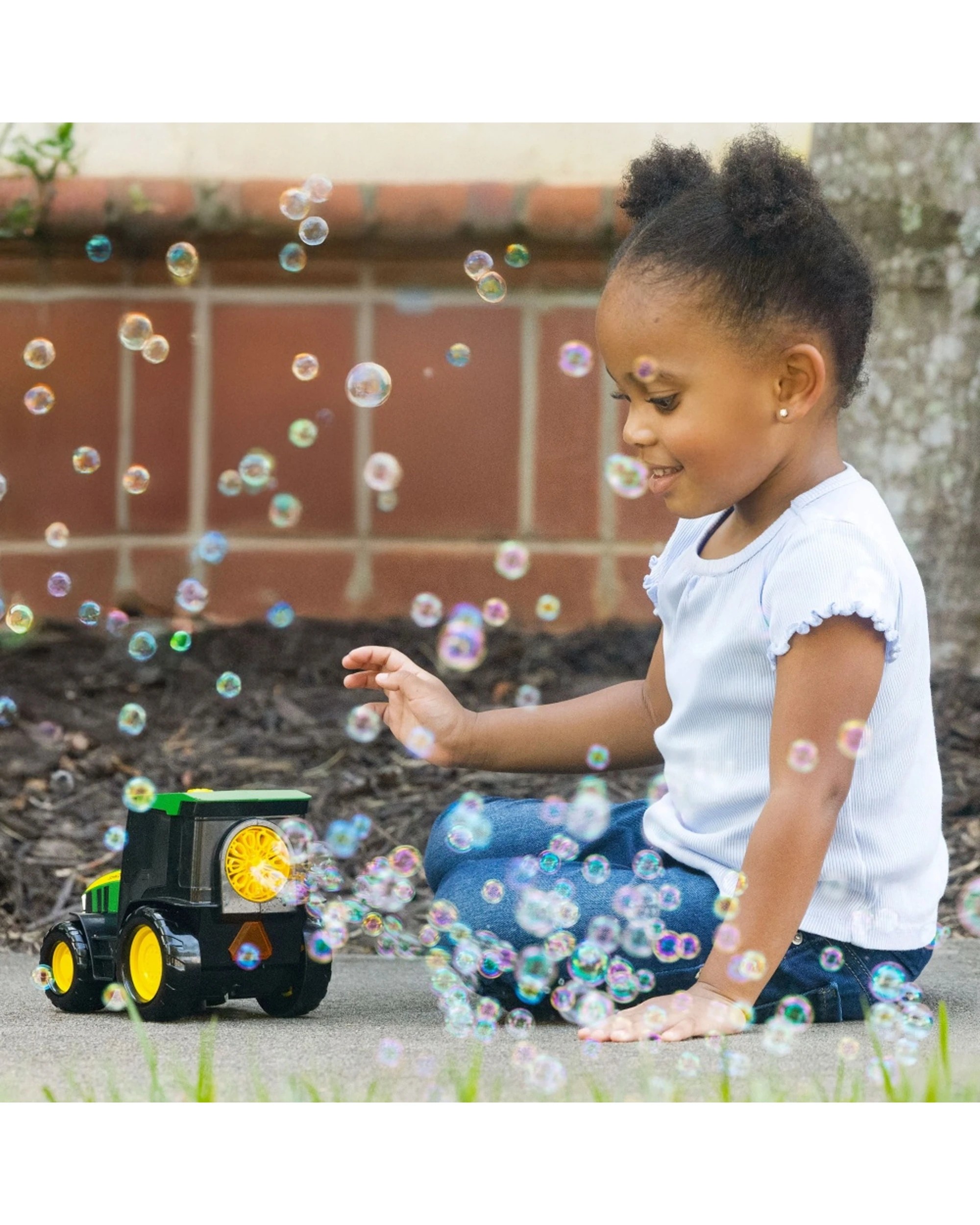 4 John Deere Bubble 'n Go Tractor, 4 of 5