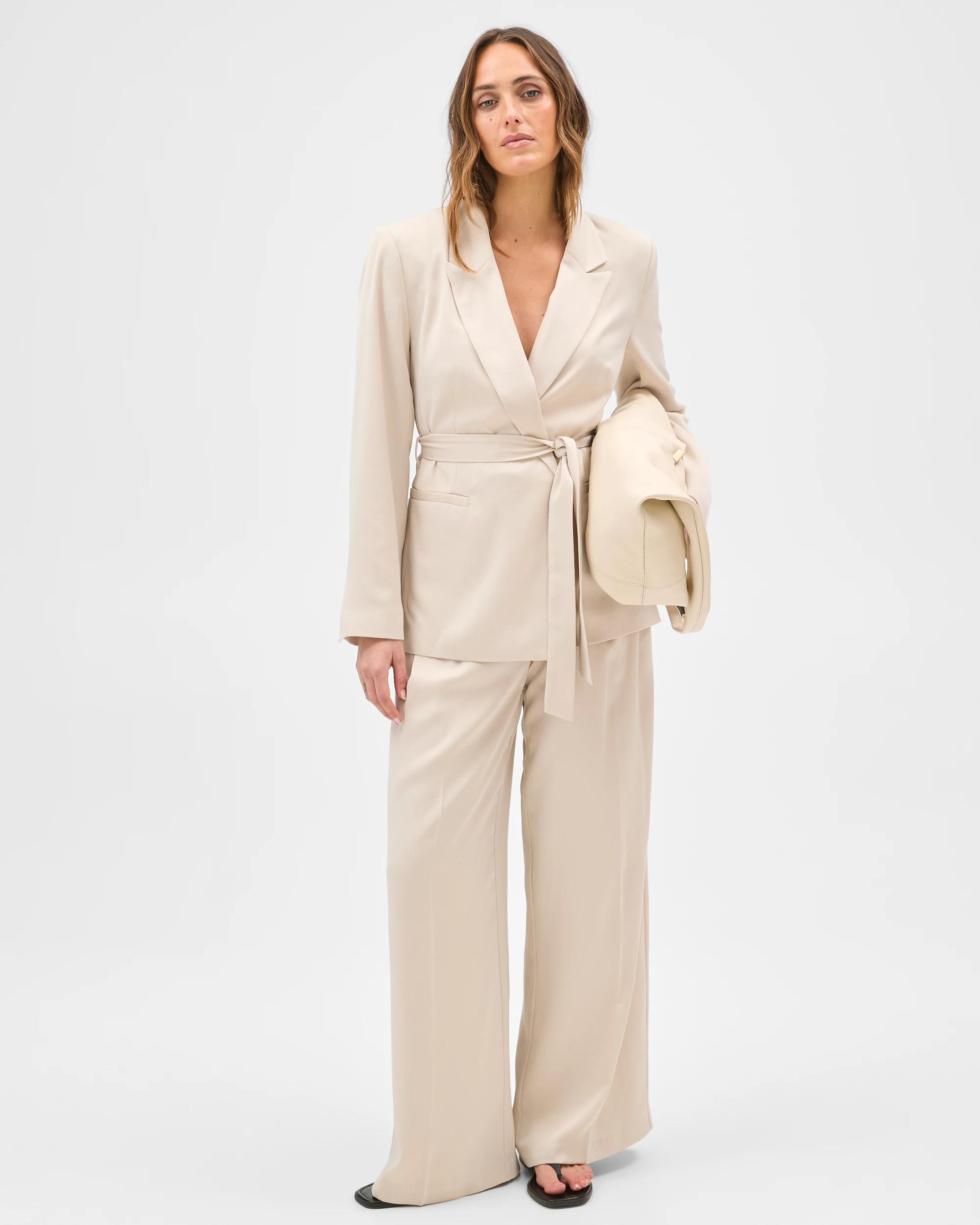 1 Preview Satin Tailored Blazer OYSTER, 1 of 7