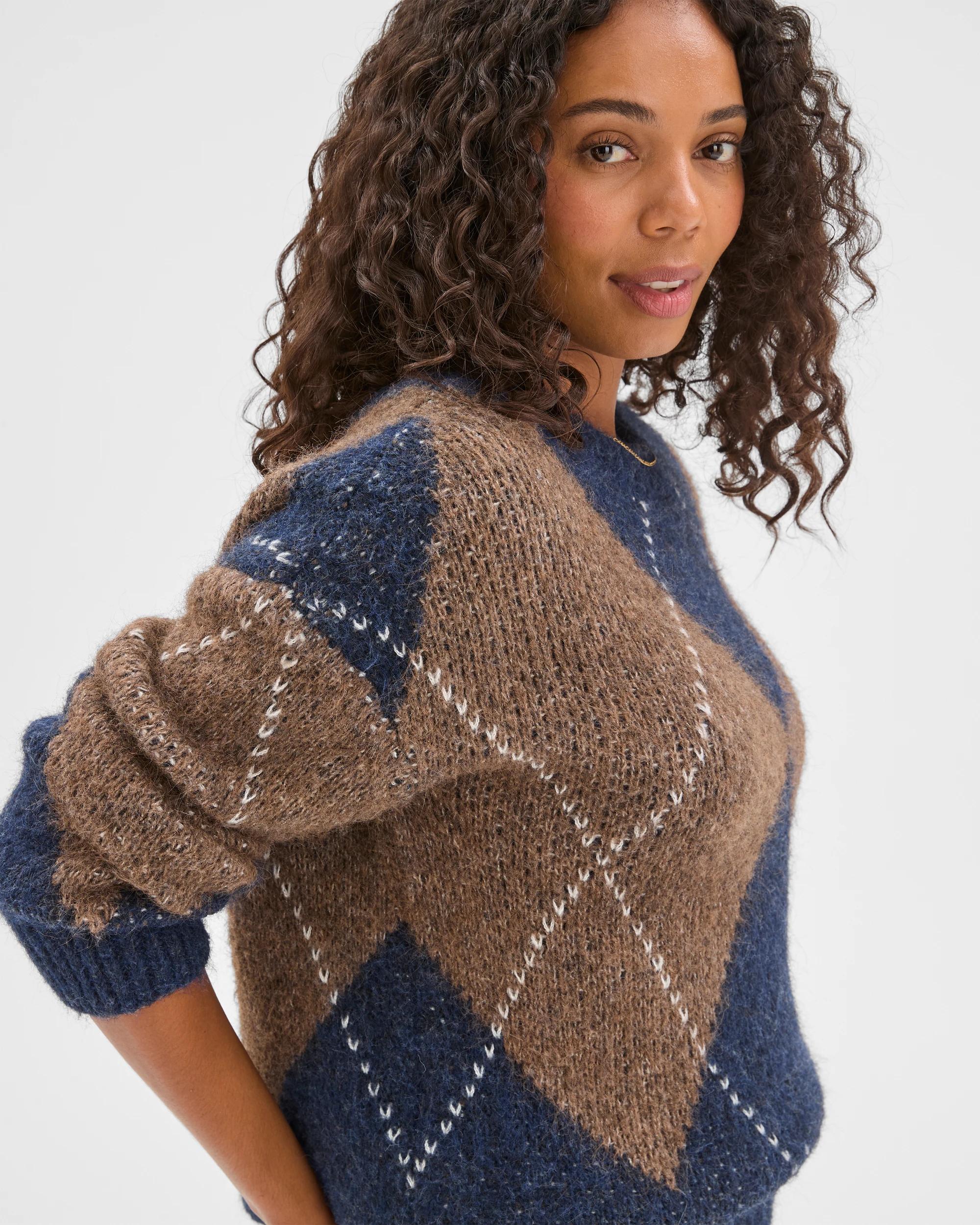 5 Target Woman Oversized Argyle Knit Jumper NAVY MARLE, 5 of 7