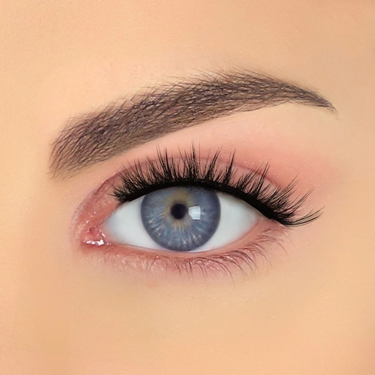 3 Pinky Goat Pre-Glued and Reusable Lashes - Lily, 3 of 3