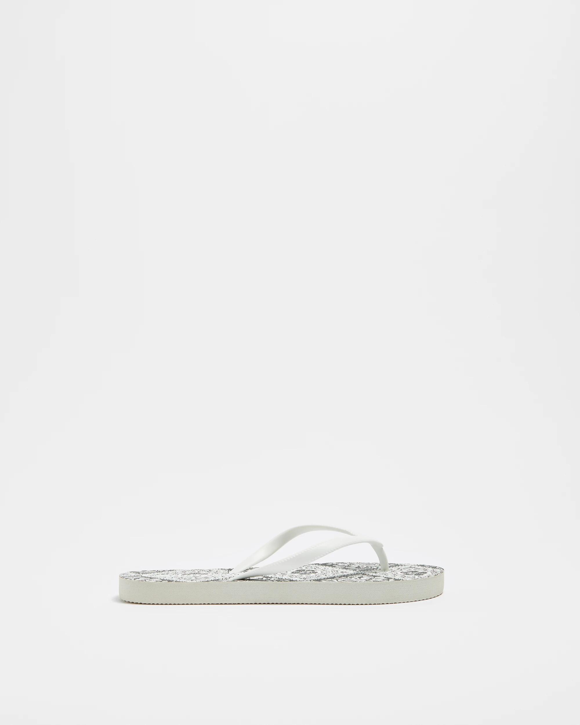 1 Target Womens Everyday Printed Thongs BLACK AND WHITE, 1 of 3