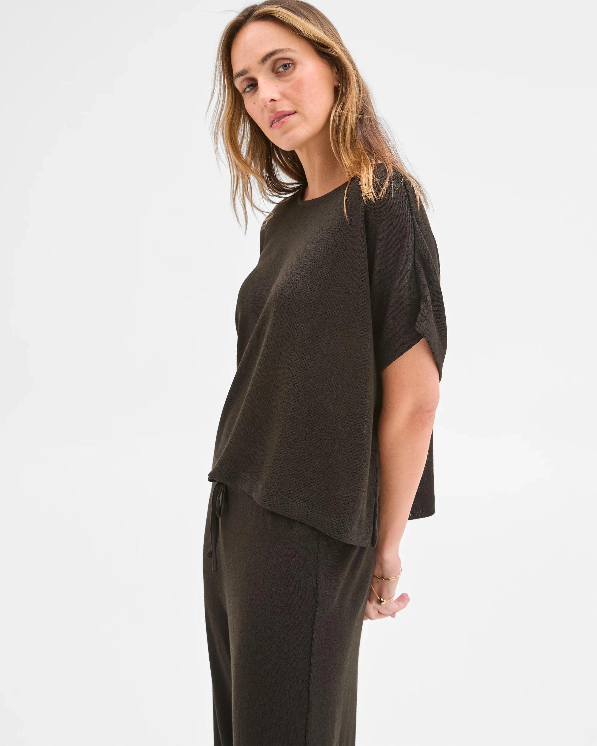 4 Target Woman Short Sleeve Textured Top BLACK, 4 of 6