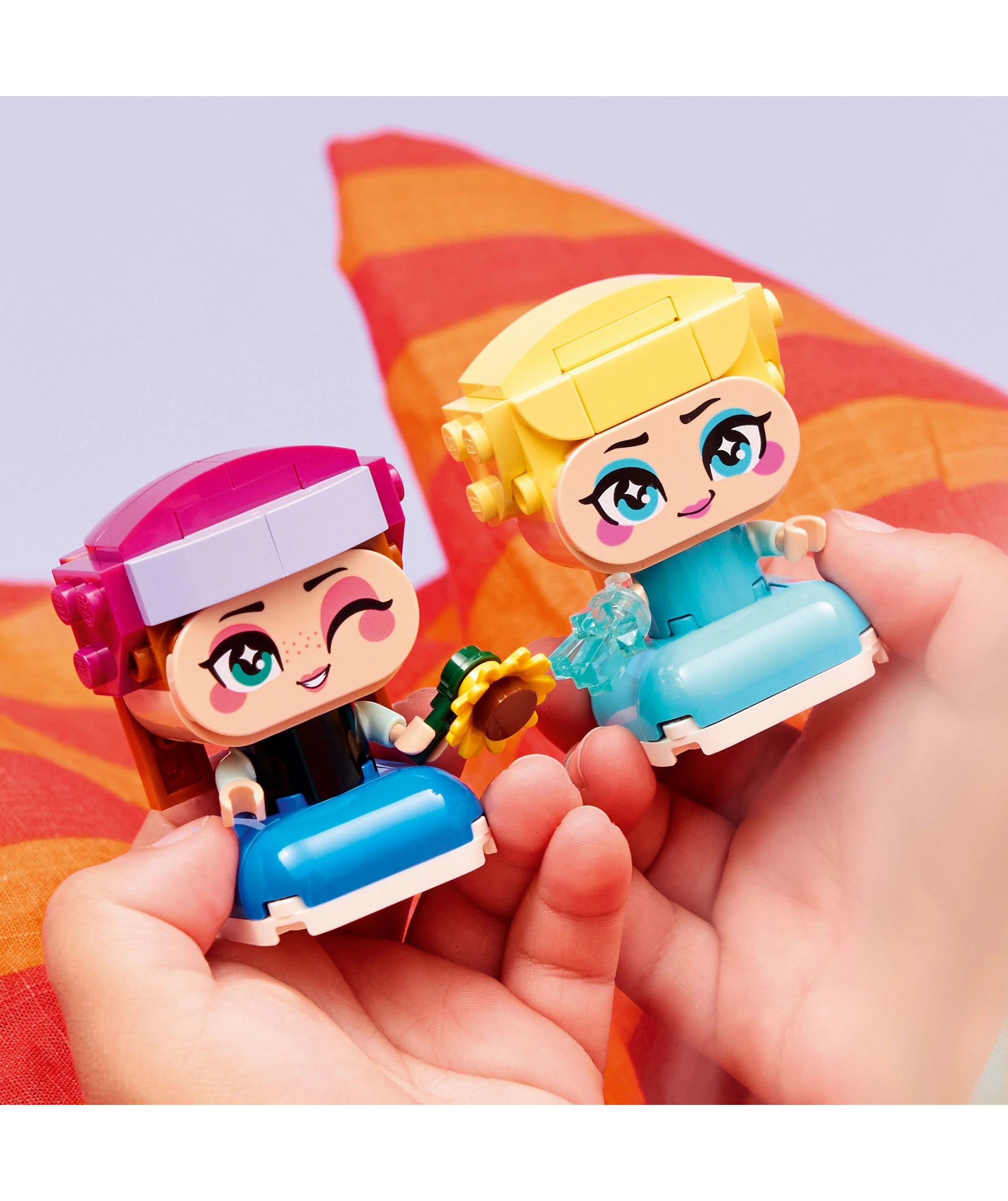 9 LEGO Disney Princess Mini Anna & Elsa 43284, 9 of 10