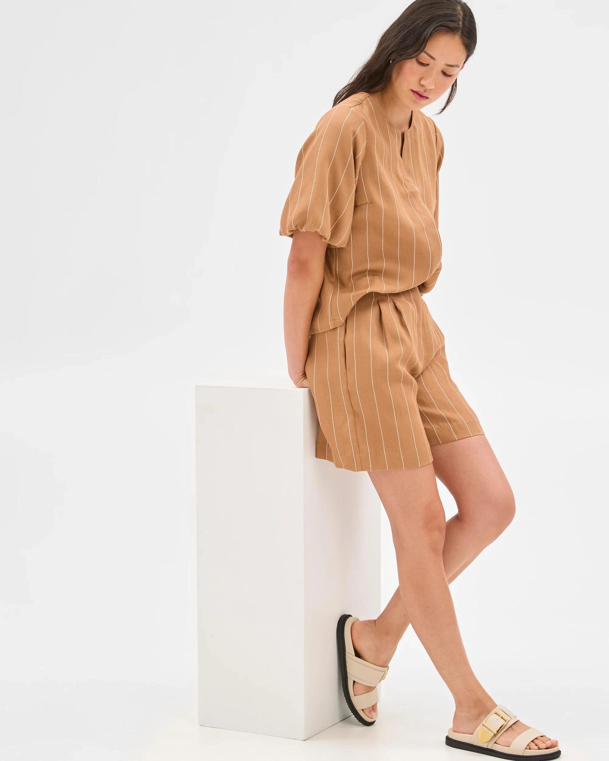 2 Pleat Waist Wide Leg Shorts - Preview CARAMEL STRIPE, 2 of 6