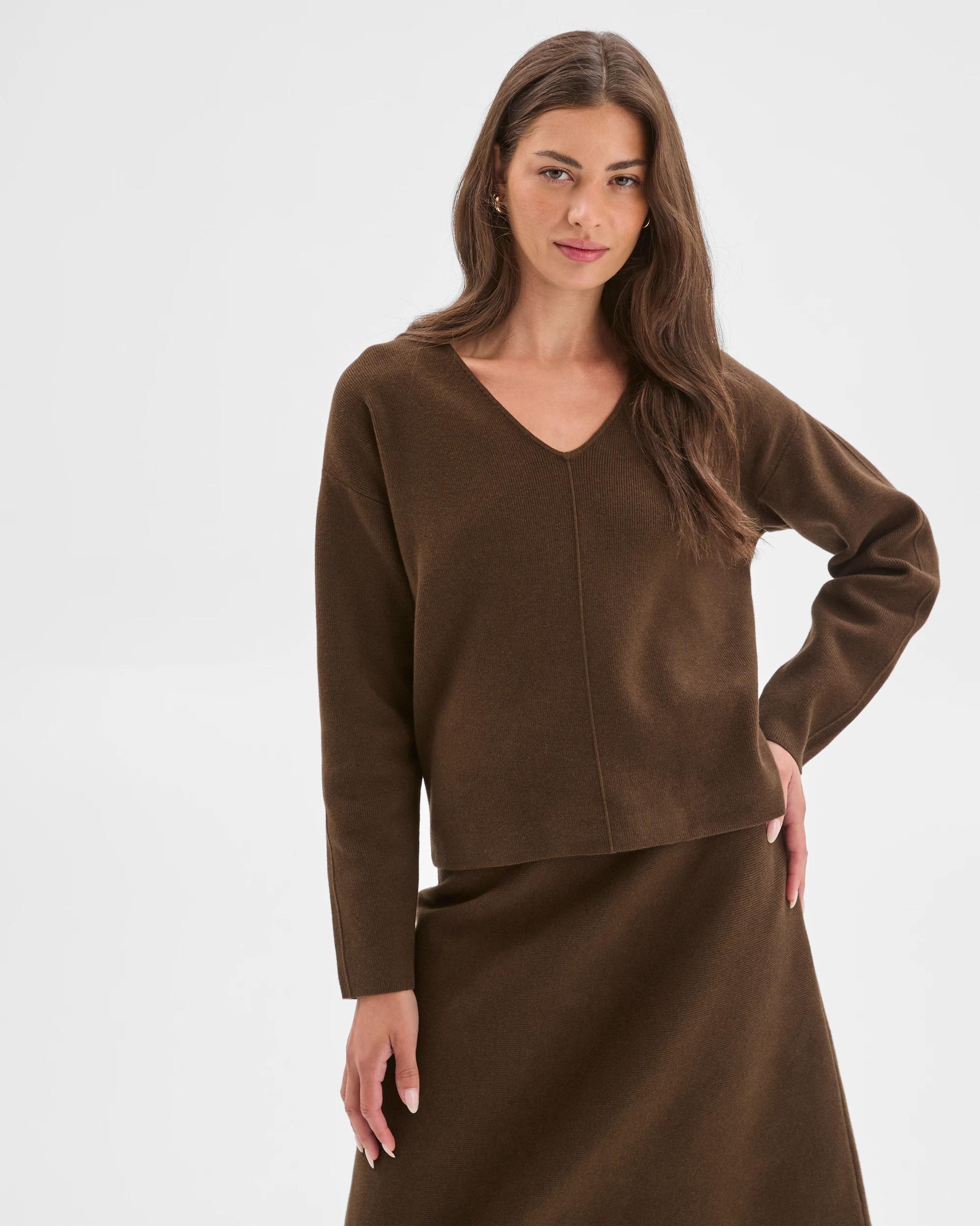 4 Target Petites Australian Cotton Blend Polished V-Neck Jumper OLIVE, 4 of 8