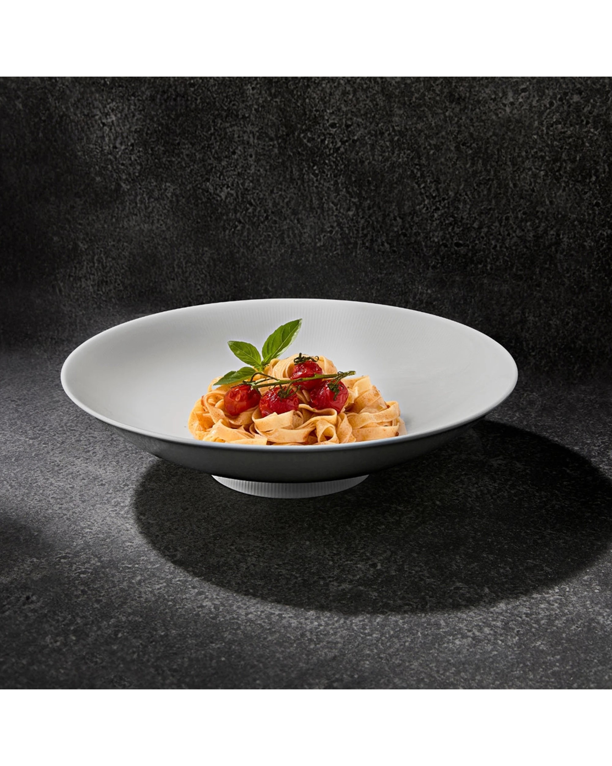 4 Maxwell & Williams Fine Bone China Footed Serving Bowl 31x8cm Serveware
 - White, 4 of 4