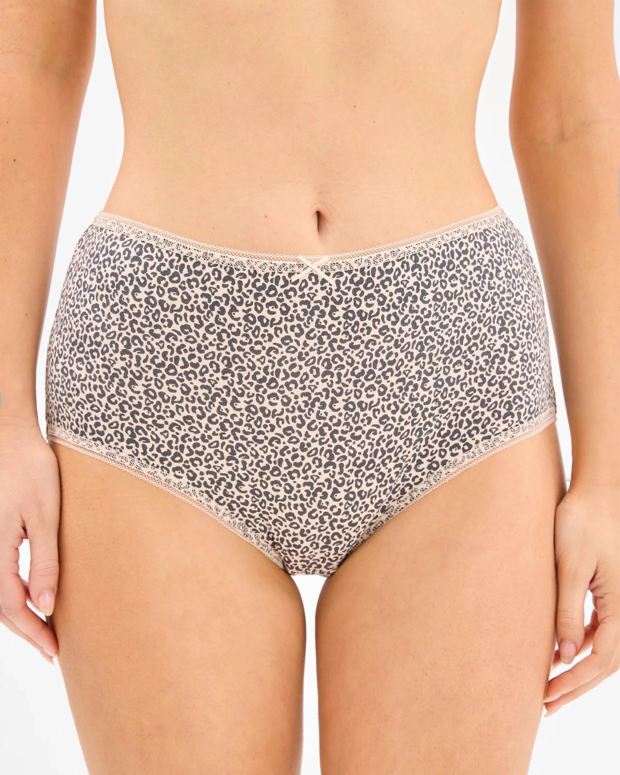 5 Target Woman Australian Cotton Womens Full Briefs 5 Pack LEOAPARD & HEARTS, 5 of 5