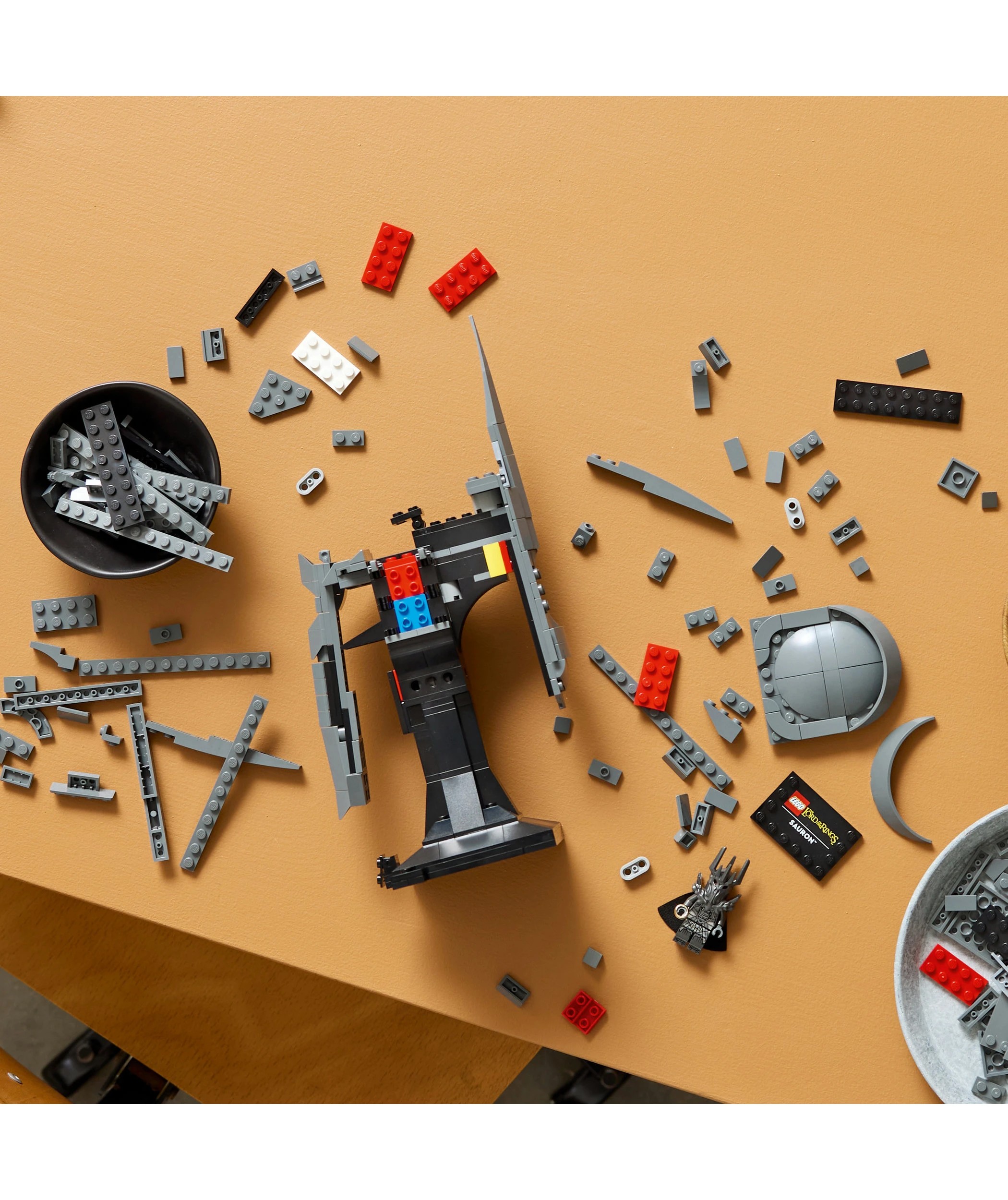 8 LEGO Icons The Lord of the Rings: Sauron's Helmet 11373, 8 of 10