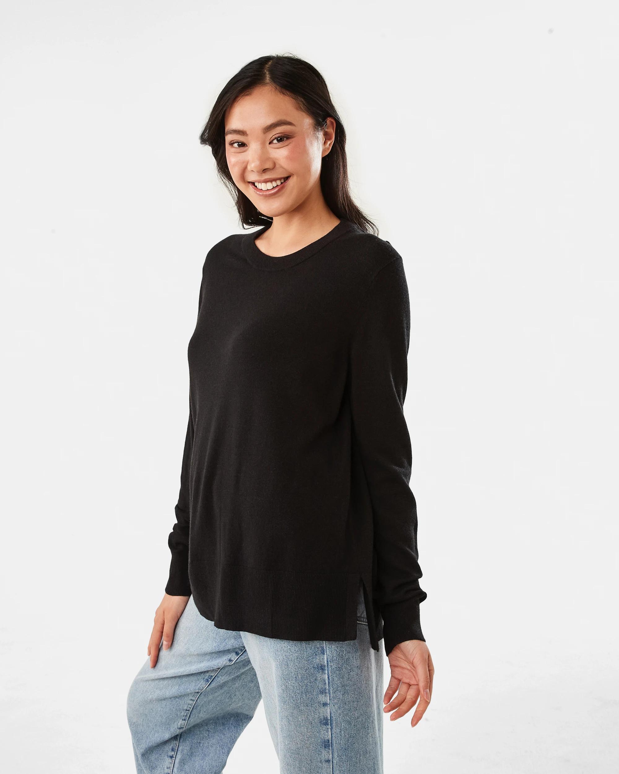 2 Crew Lightweight Jumper Black, 2 of 6