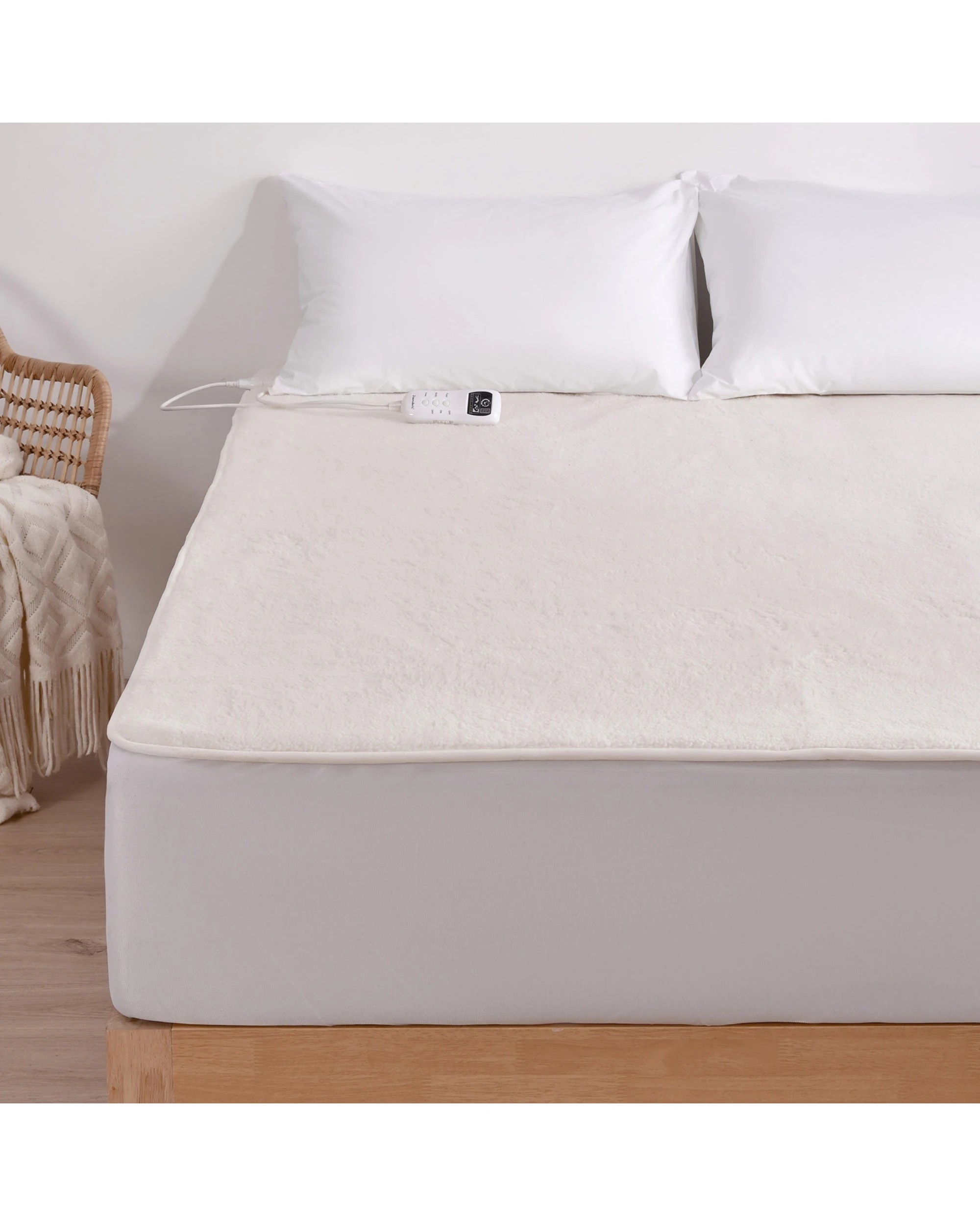 1 Dreamaker Fleece Top Multizone Electric Blanket - King Single Bed - White, 1 of 8