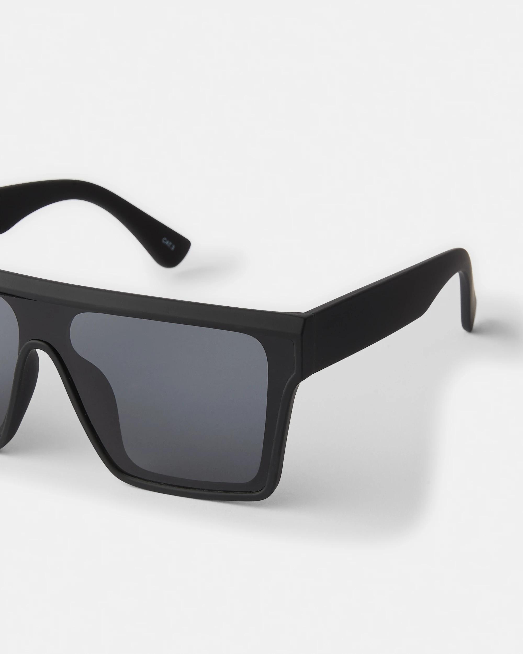 2 Flat Frame Sunglasses Black, 2 of 5