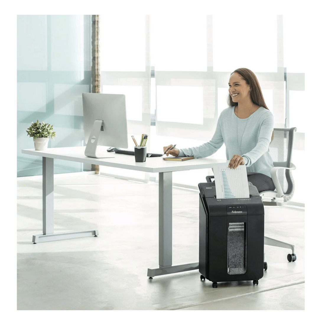 9 Fellowes Auto Micro Cut Shredder 100M, 9 of 10