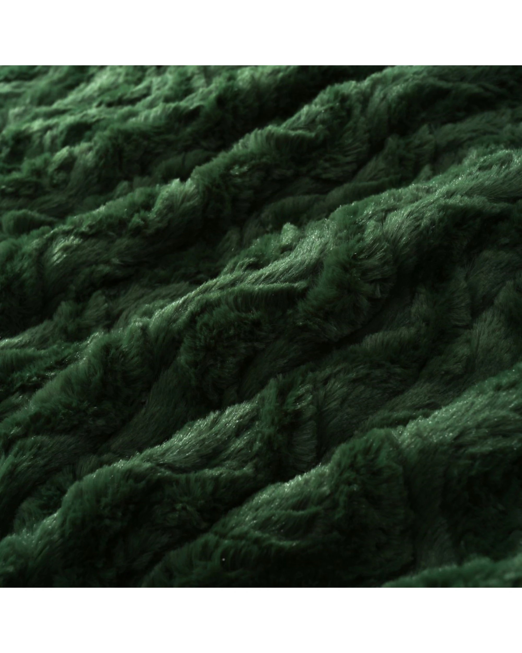 3 Dreamaker Felix 500gsm Faux Fur Heated Throw 130x160cm - Eden, 3 of 5