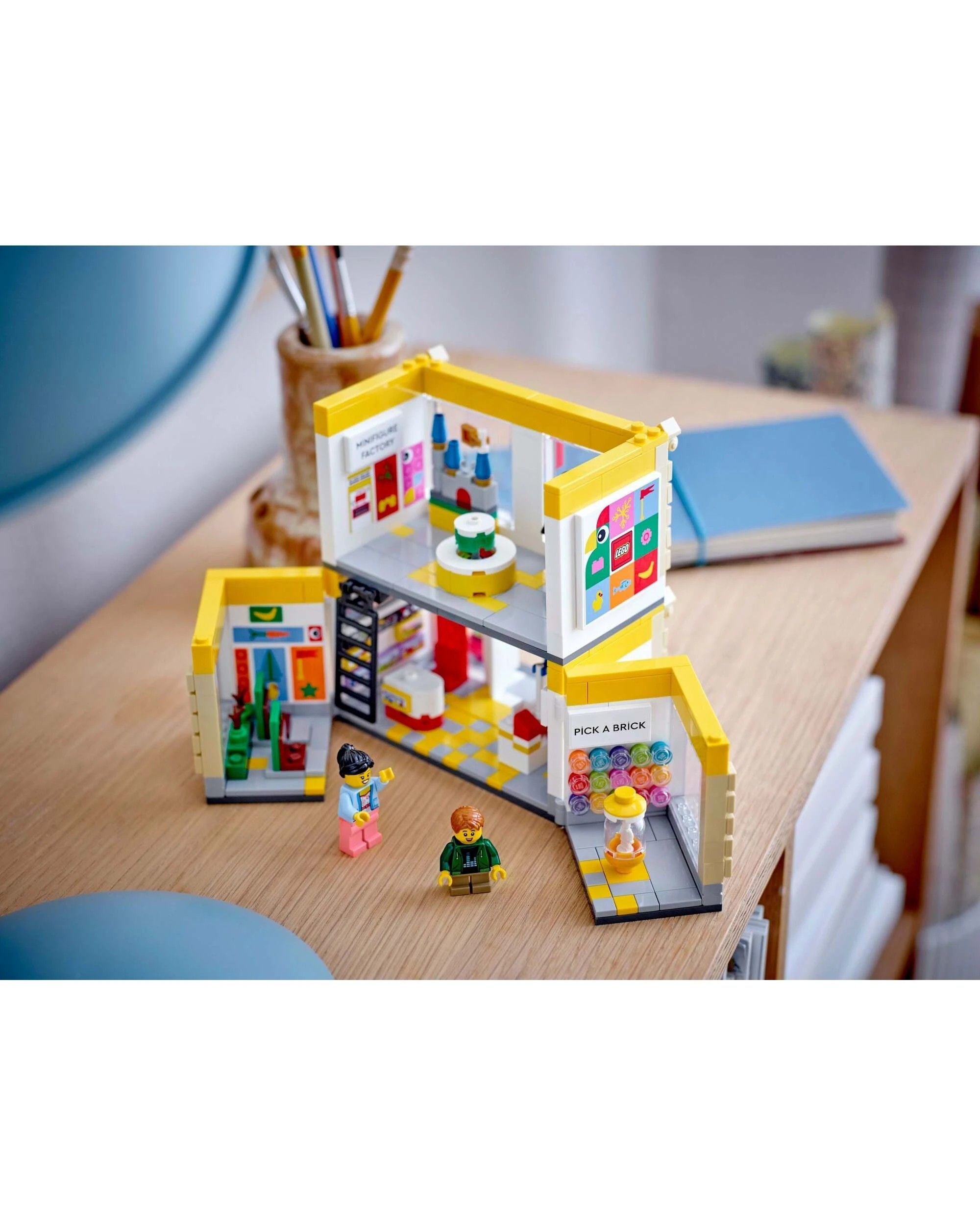 5 LEGO 40574 Brand Store, 5 of 5