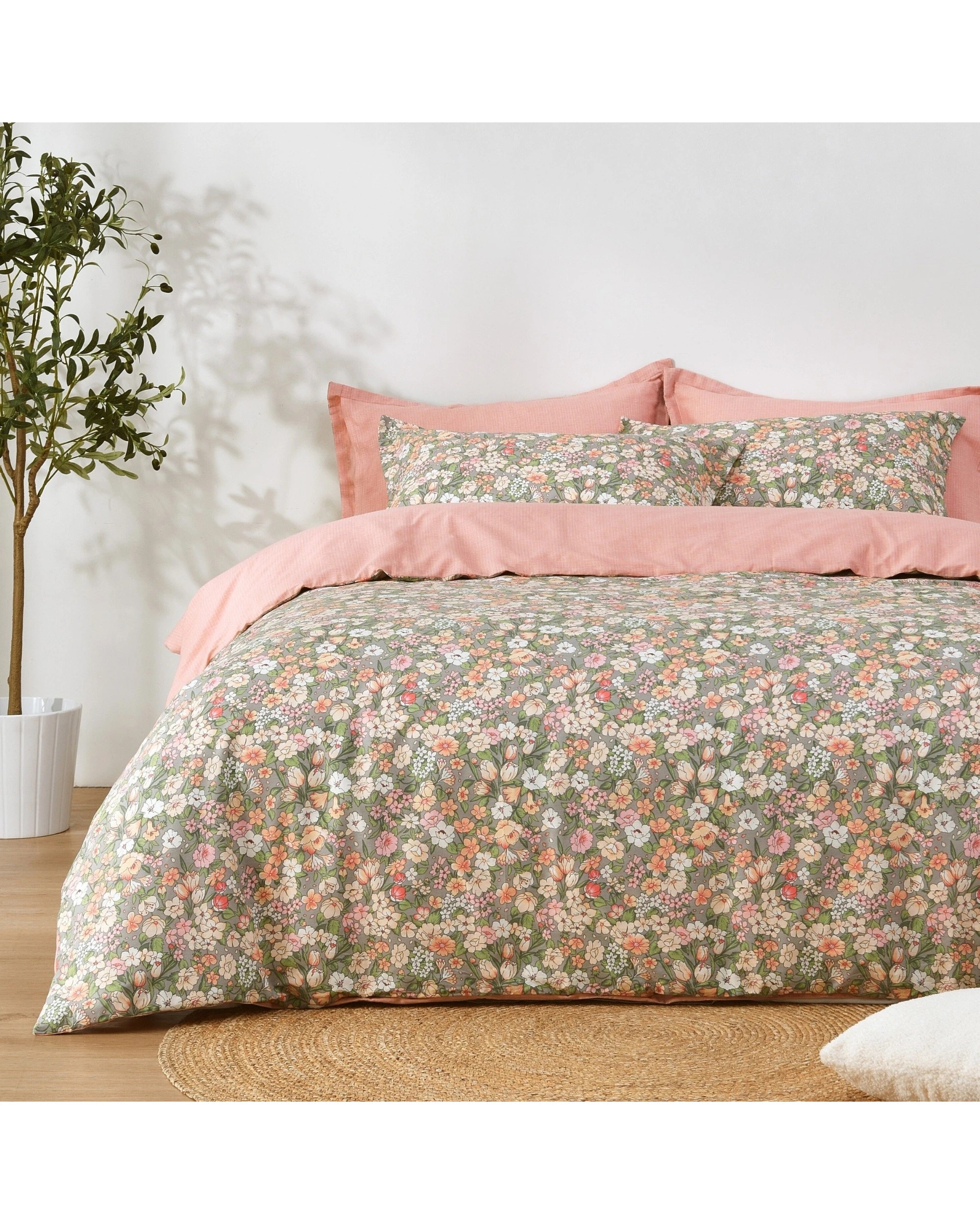 1 Dreamaker Mayfield 100% Cotton Reversible Quilt Cover Set - Queen Bed - Floral Pink, 1 of 8