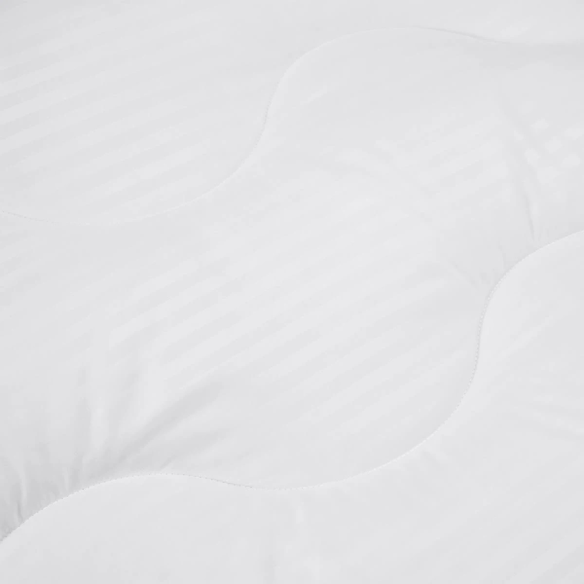 3 Ultra Warmth Touch of Silk Quilt - Queen Bed, White, 3 of 4