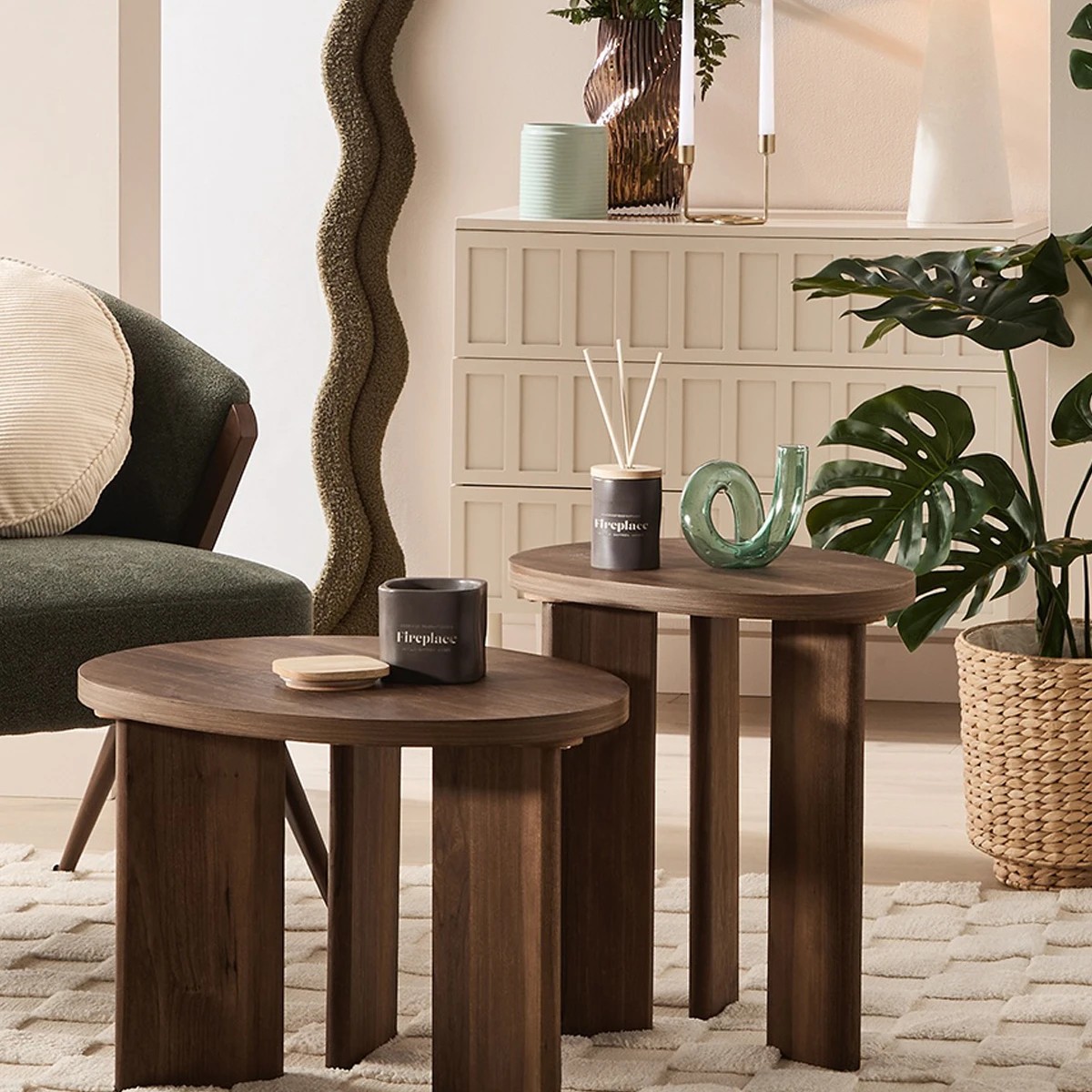 1 Set of 2 Walnut Side Tables, 1 of 10
