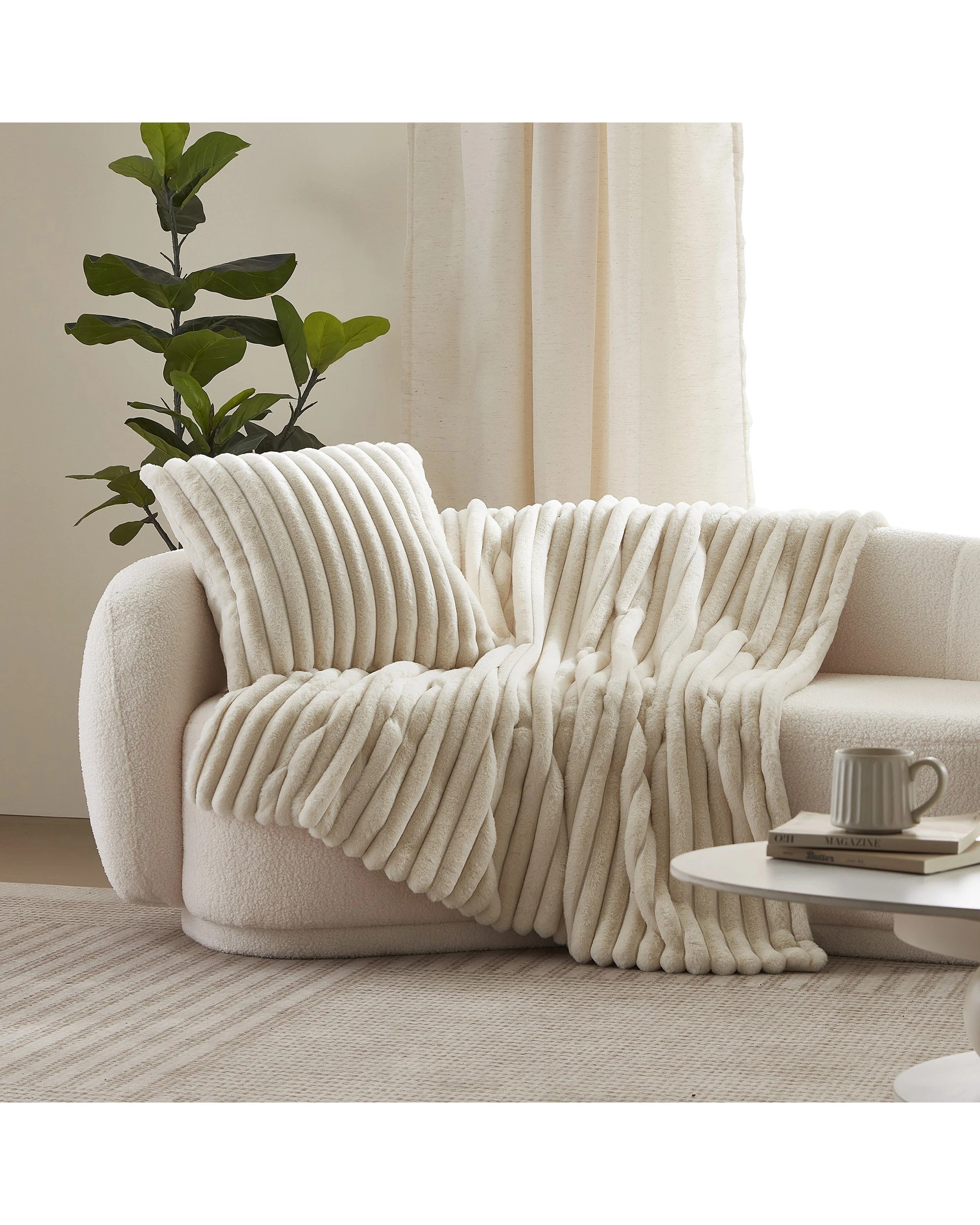1 Dreamaker Chunky Embossed Fleece Throw 130x170cm - Natural, 1 of 5