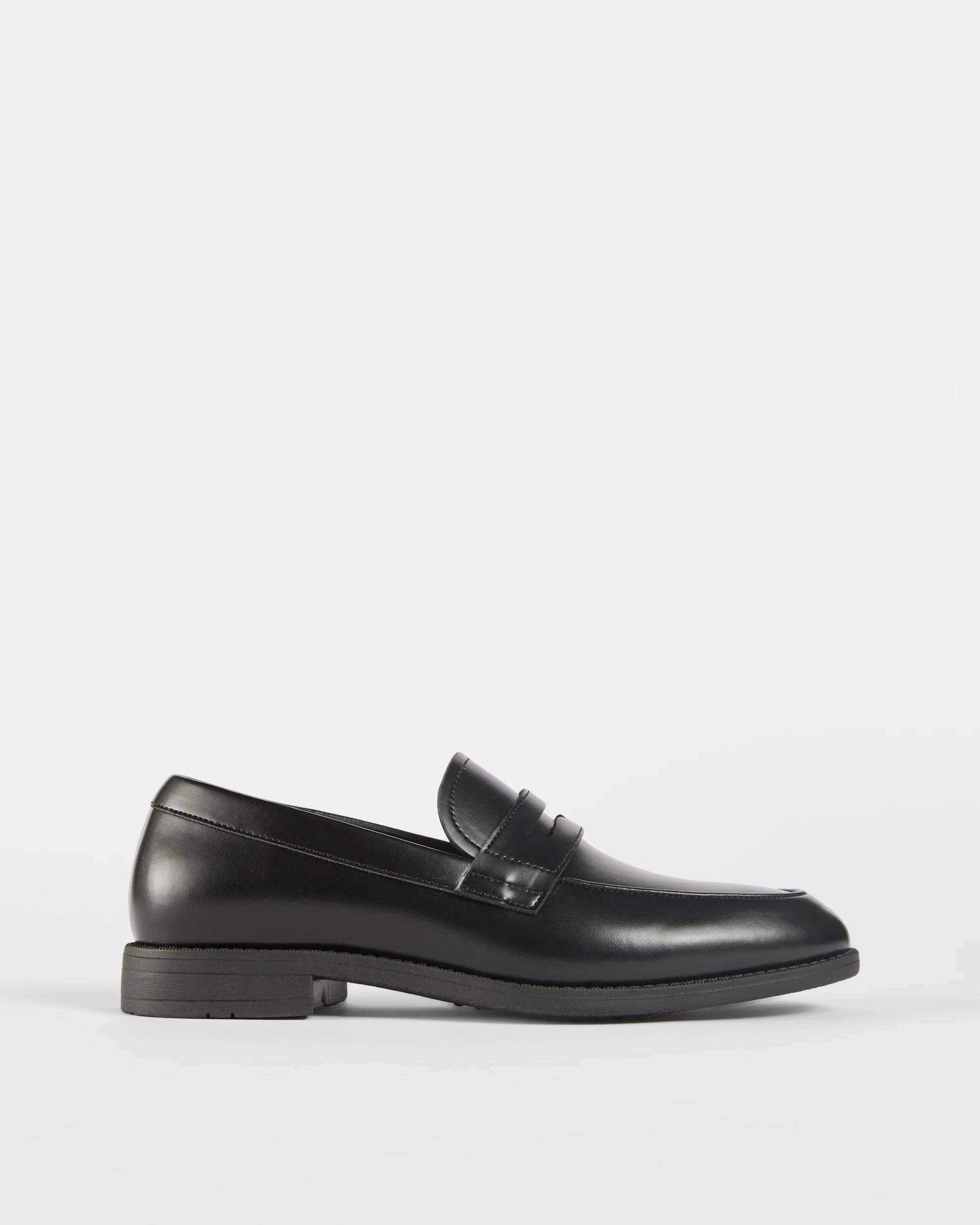 1 Target Man Dress Loafer BLACK, 1 of 3