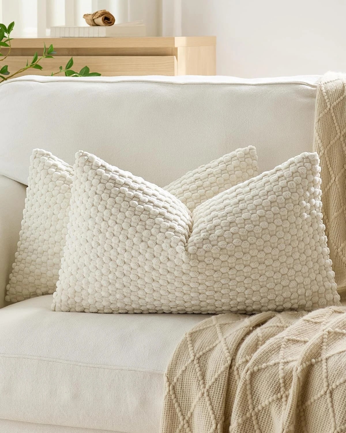 1 Gioia Casa 2-Pack Bubble Corn Cushion Covers 30cm x 50cm - Snow, 1 of 3