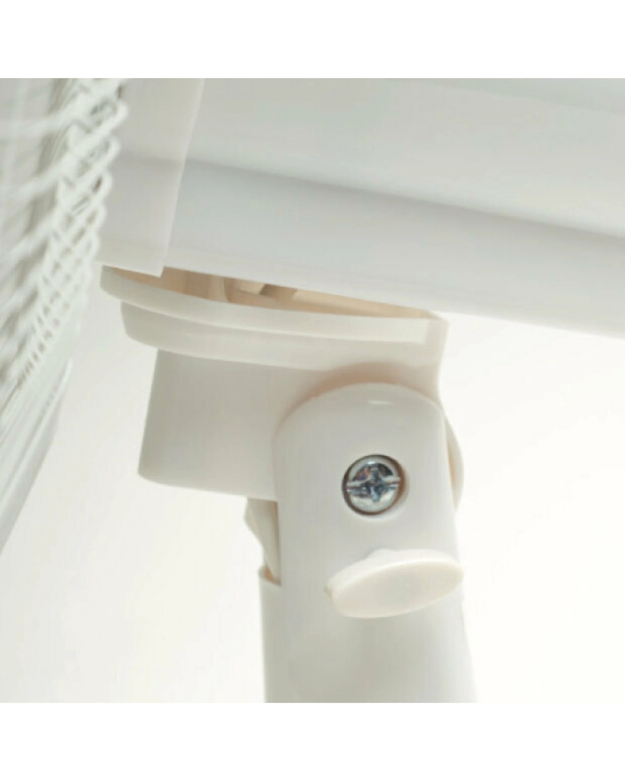 3 Goldair Oscillating Home & Work Desk Cooling Fan 40W 30cm - White, 3 of 4