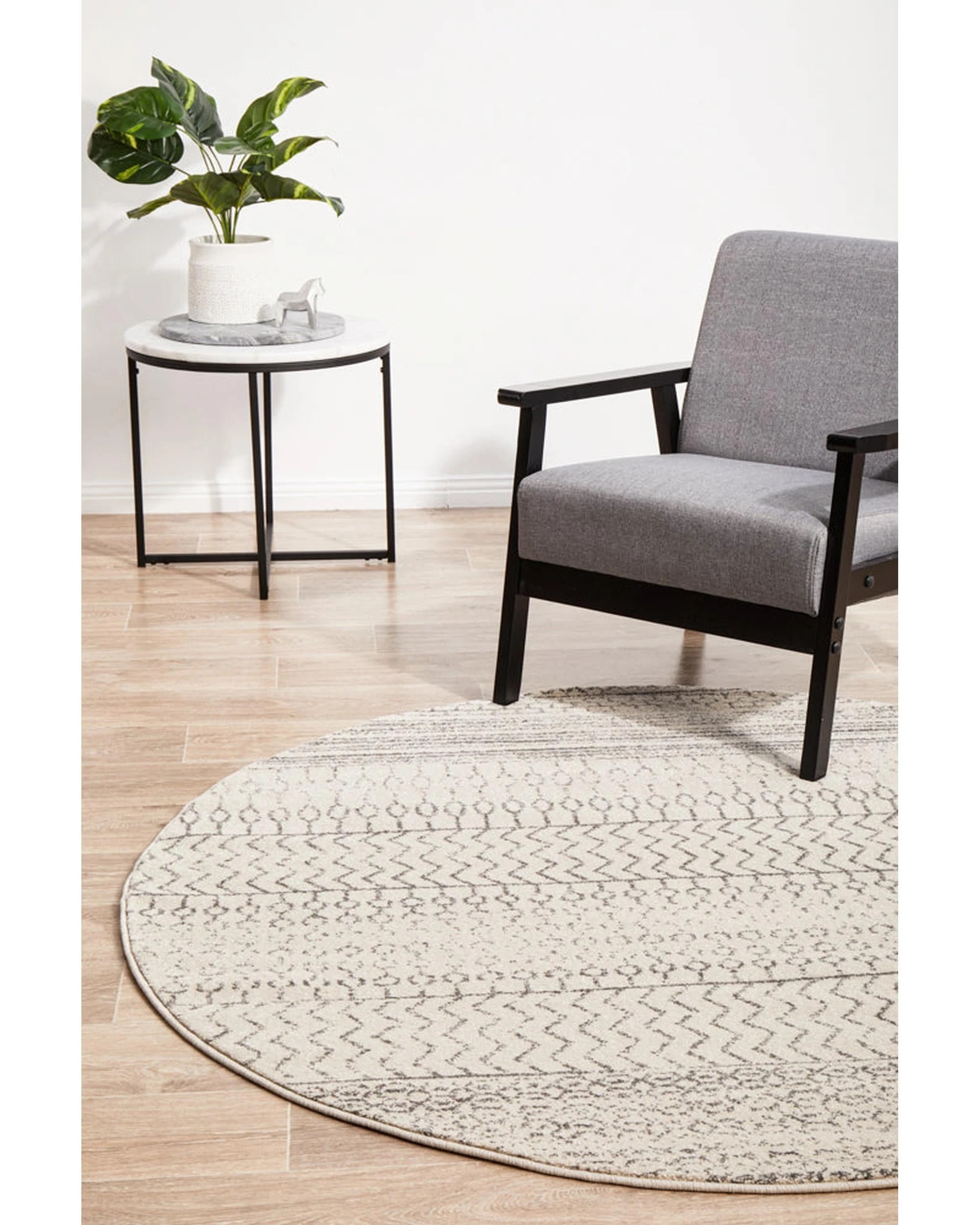 2 RUG CULTURE Chrome Harper Silver Round Rug — 240X240, 2 of 9