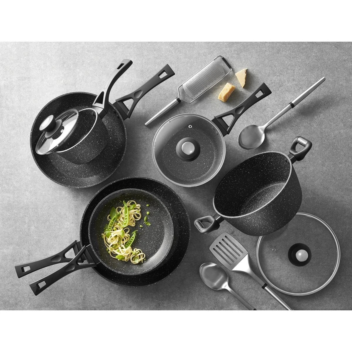 4 28cm Stone Blast Frypan, 4 of 4