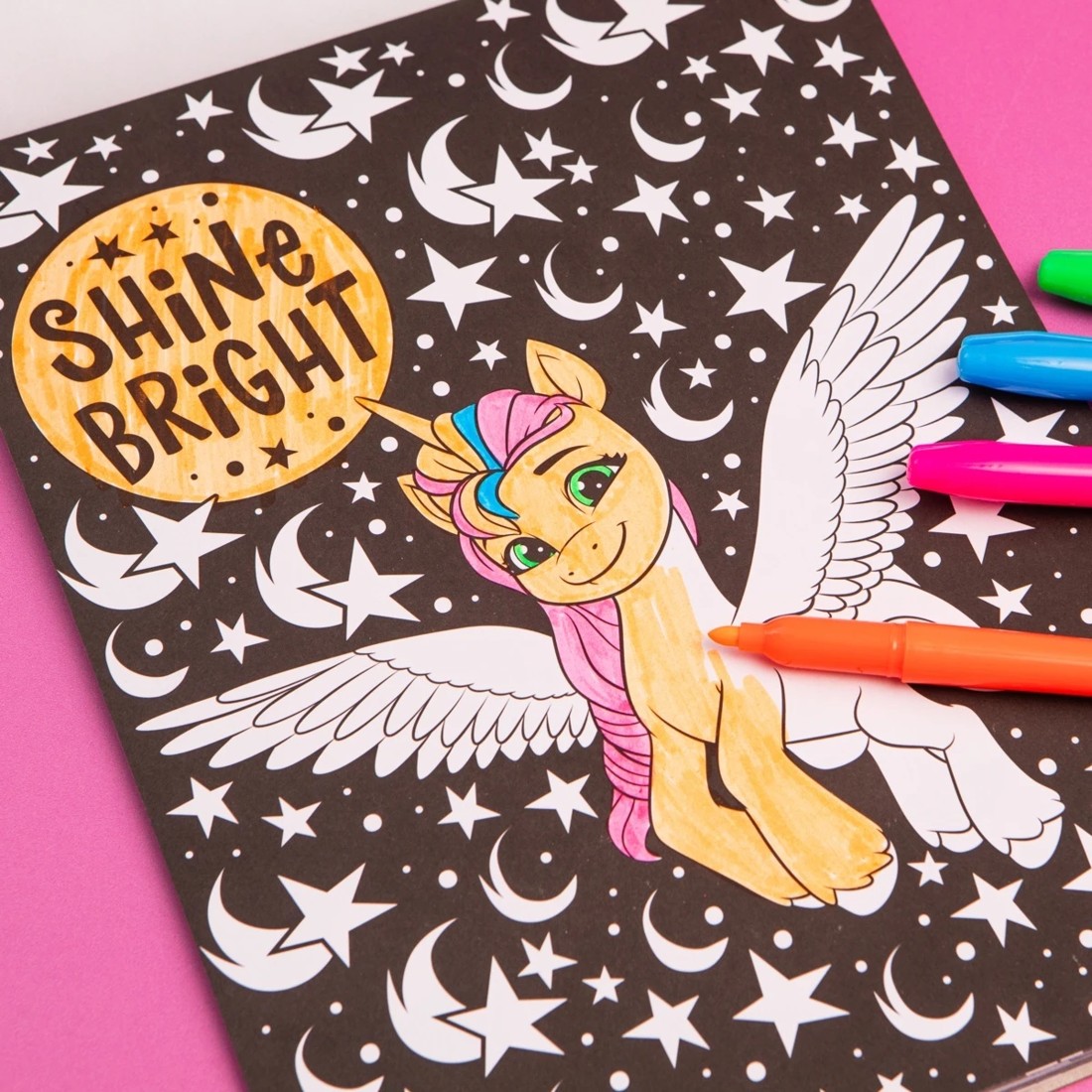 3 Kaleidoscope: My Little Pony Colouring Kit - Book, 3 of 6