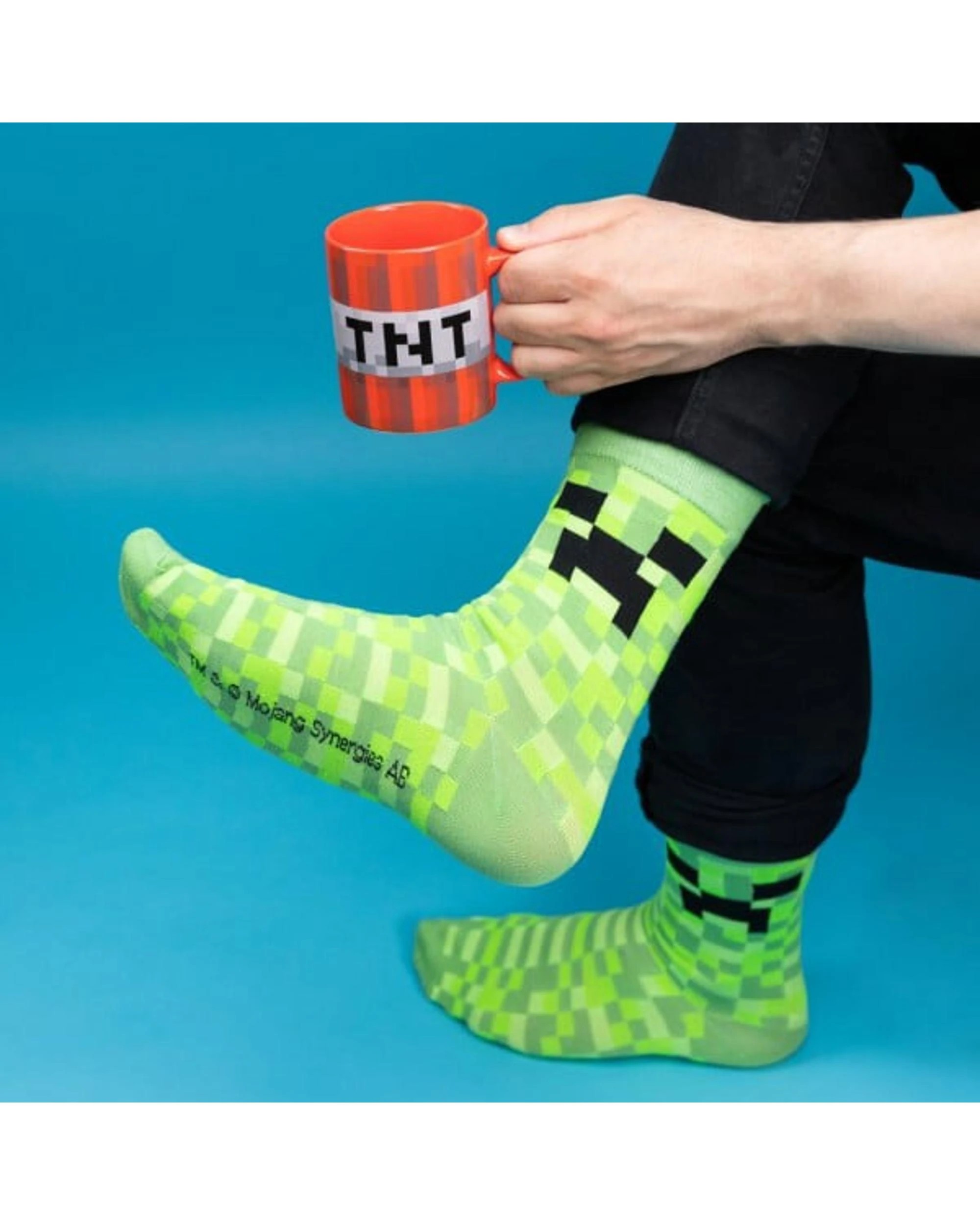4 Minecraft Creeper Mug and Socks Set, 4 of 4
