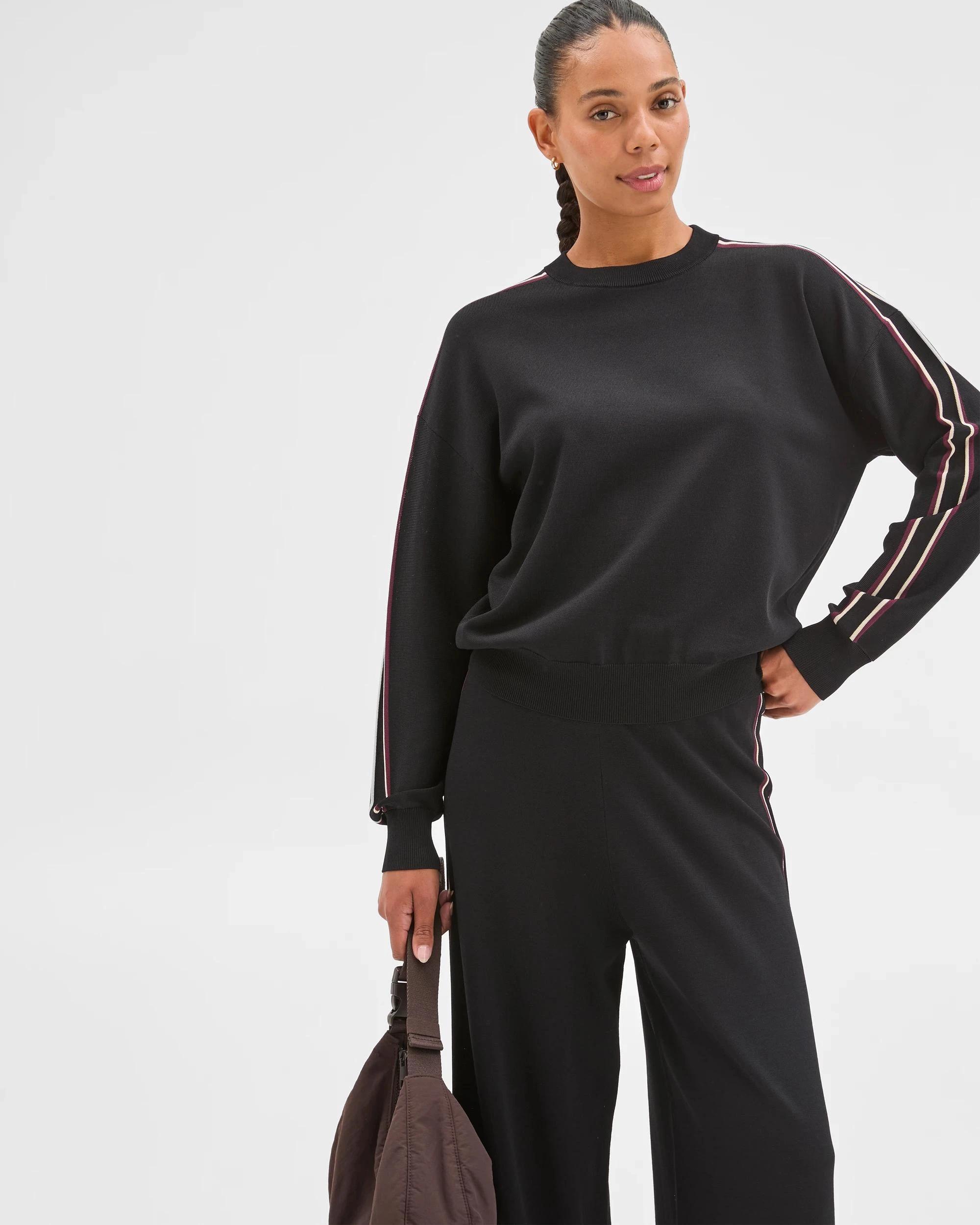 2 Target Active Active Studio Long Sleeve Crew Neck Crepe Top BLACK/COCOA/OATMILK, 2 of 8