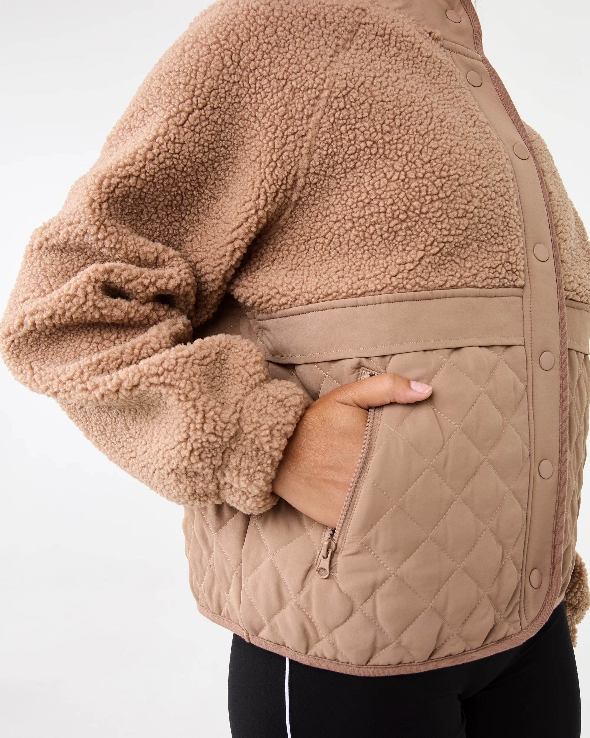 9 Active Womens Contrast Sherpa Quilted Jacket Mud Mush, 9 of 9