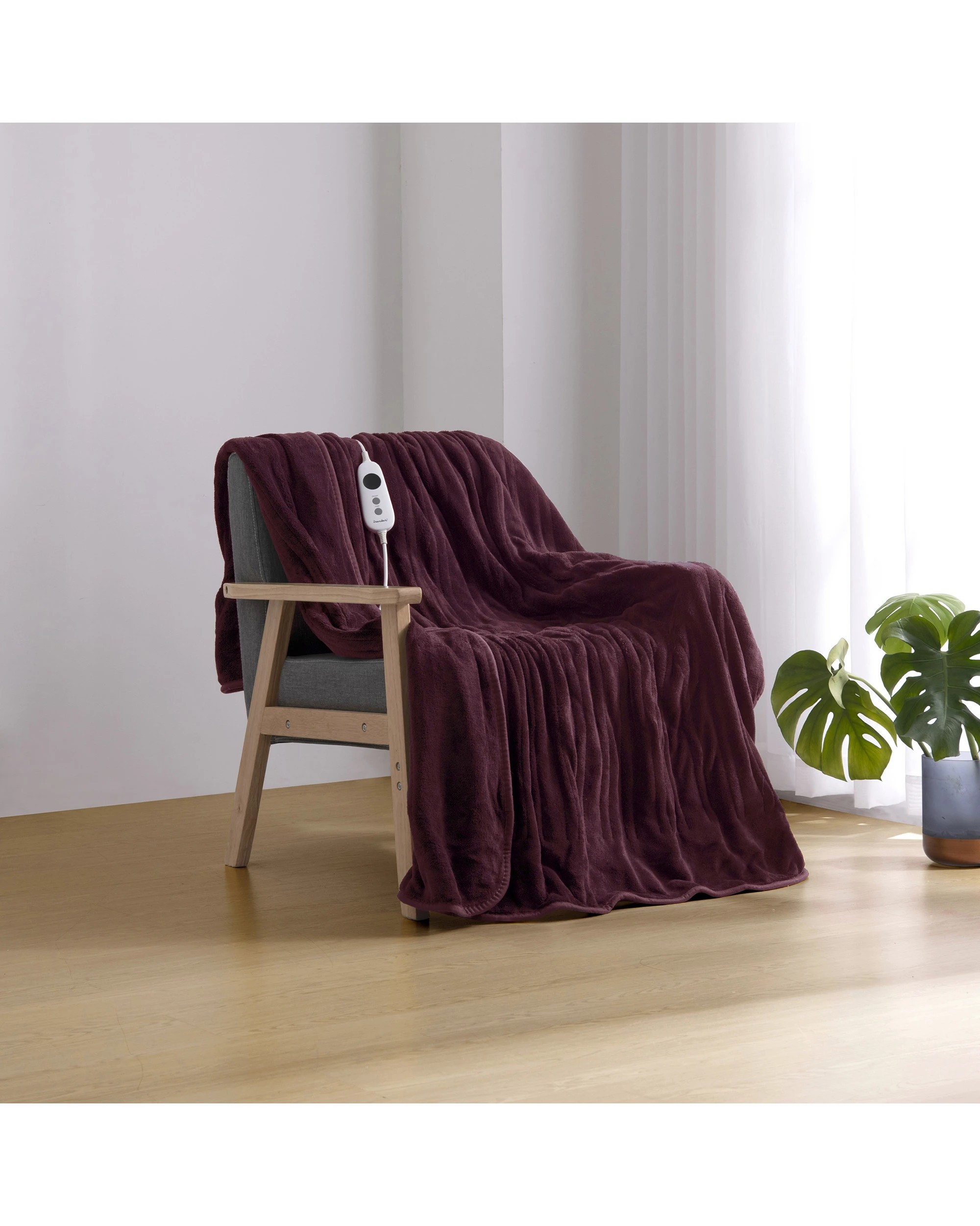 1 Dreamaker Kingston Coral Fleece Electric Heated Throw Blanket 130x160cm - Cherry, 1 of 5