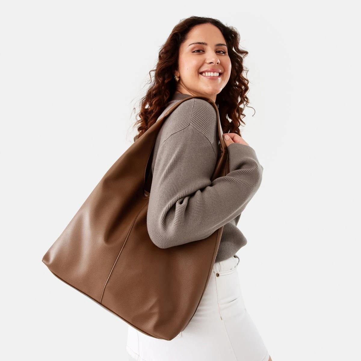 5 Slouchy Shoulder Bag RICH TAN, 5 of 6