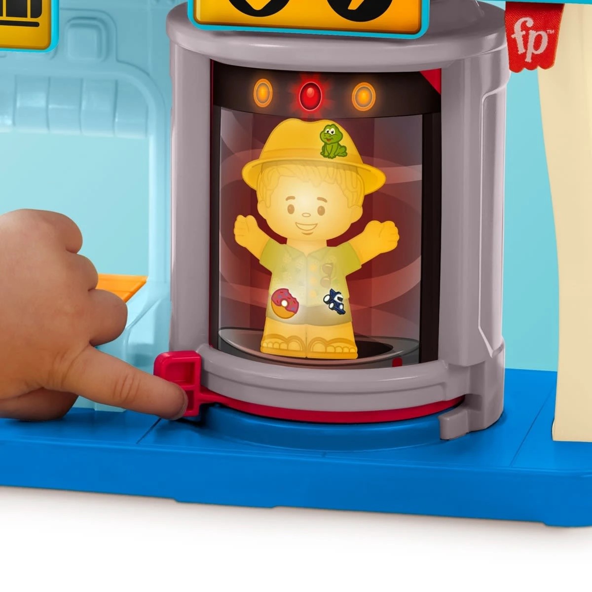 4 Fisher-Price Little People Everyday Adventures Airport Playset, 4 of 5